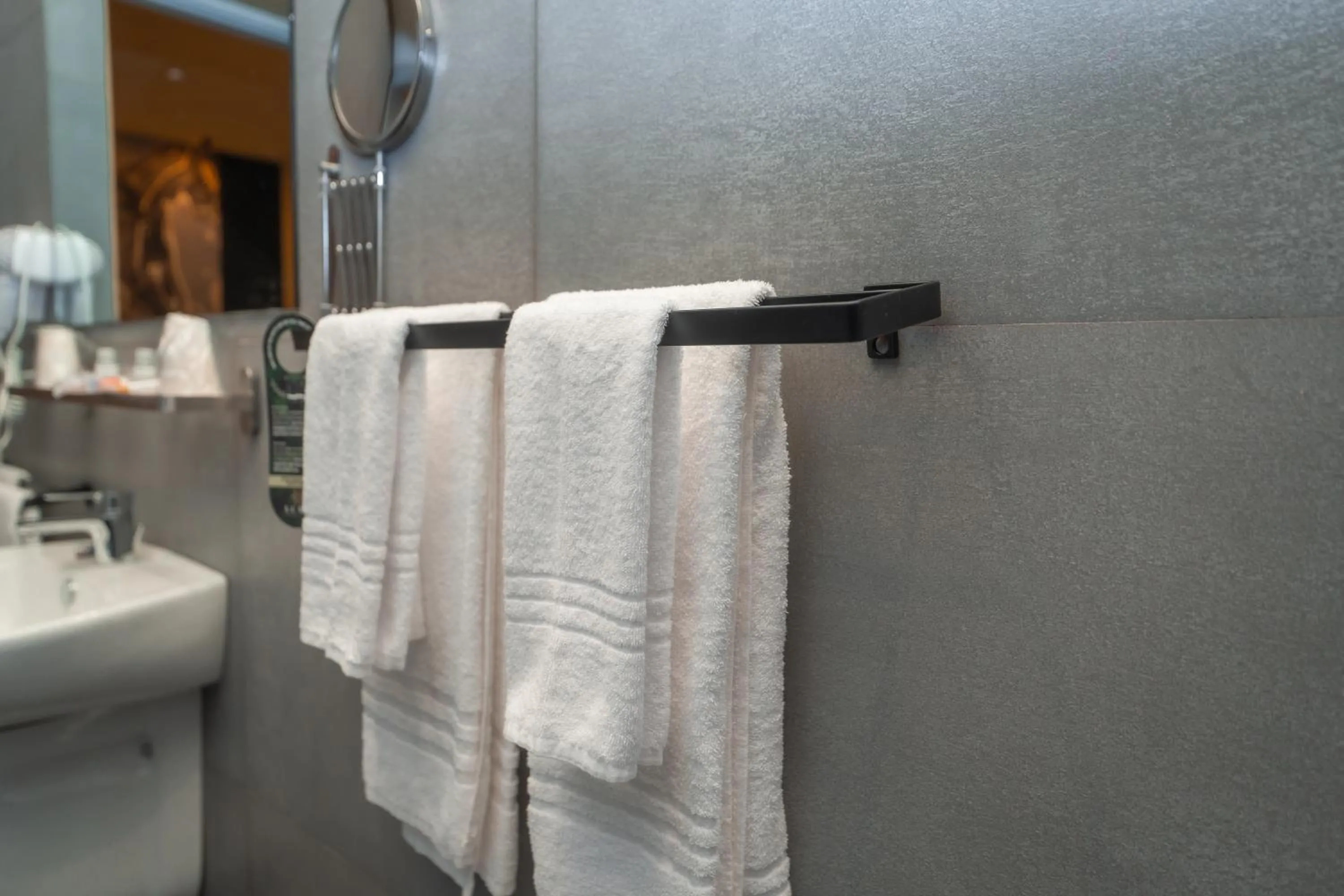 Noah Gate Hotel & Suites