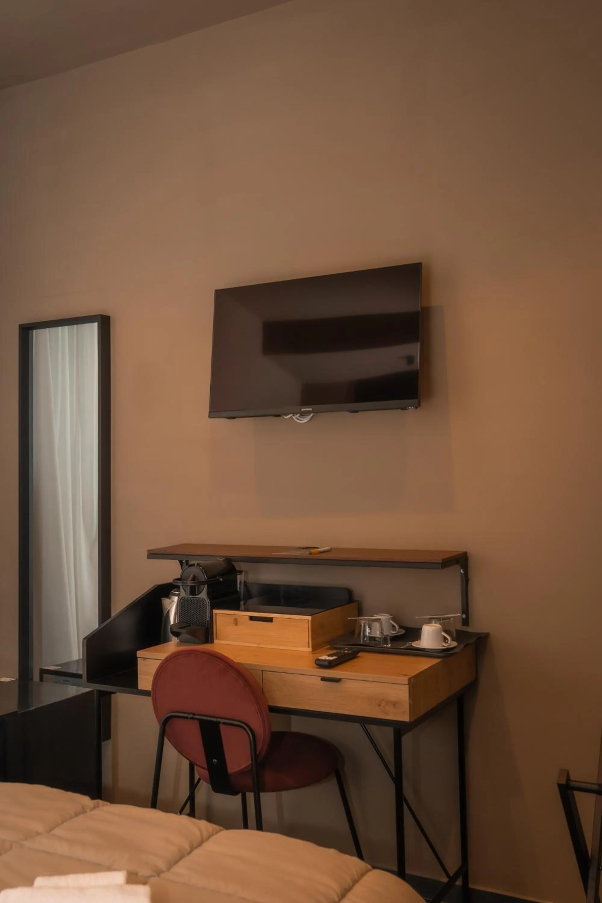 Noah Gate Hotel & Suites