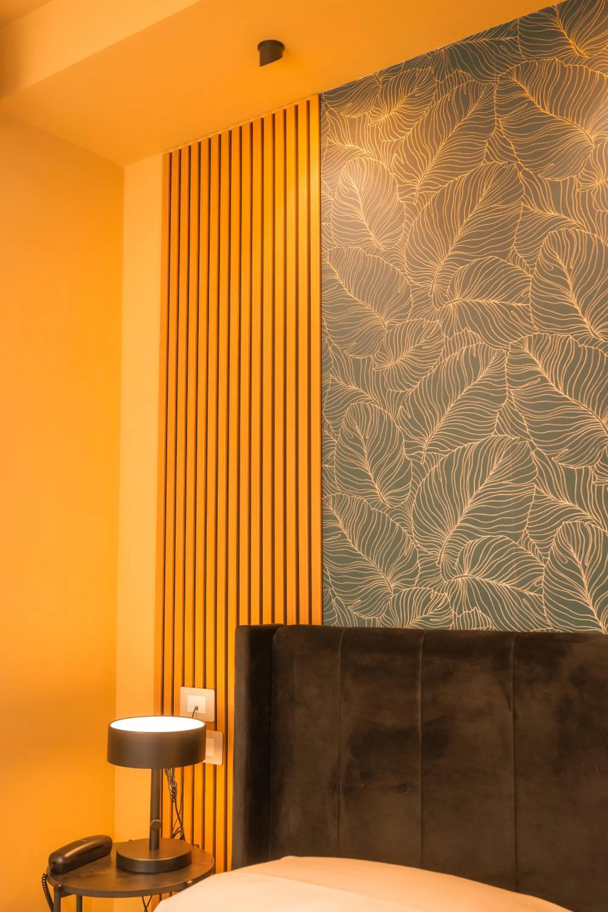 Noah Gate Hotel & Suites