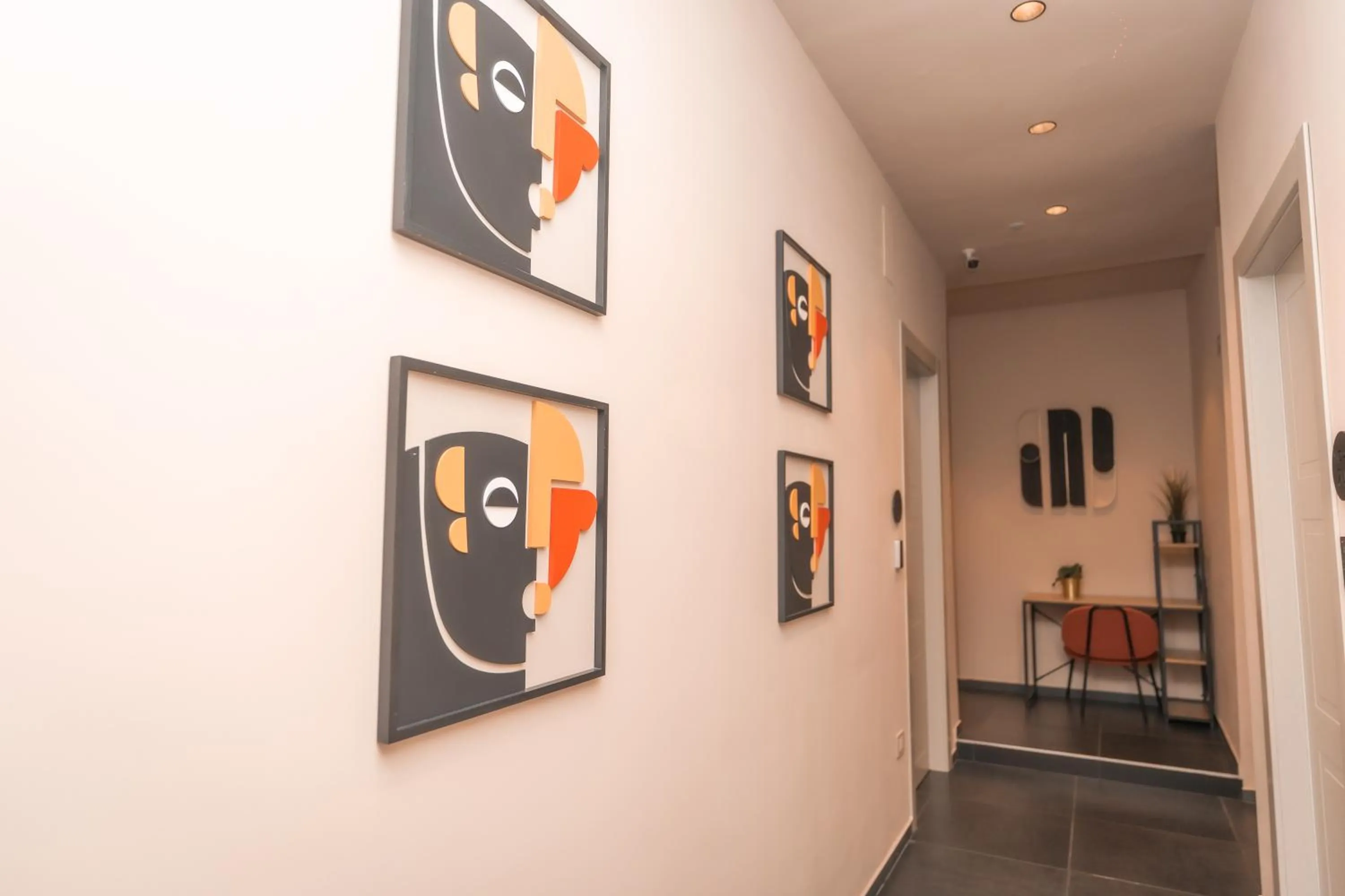 Noah Gate Hotel & Suites