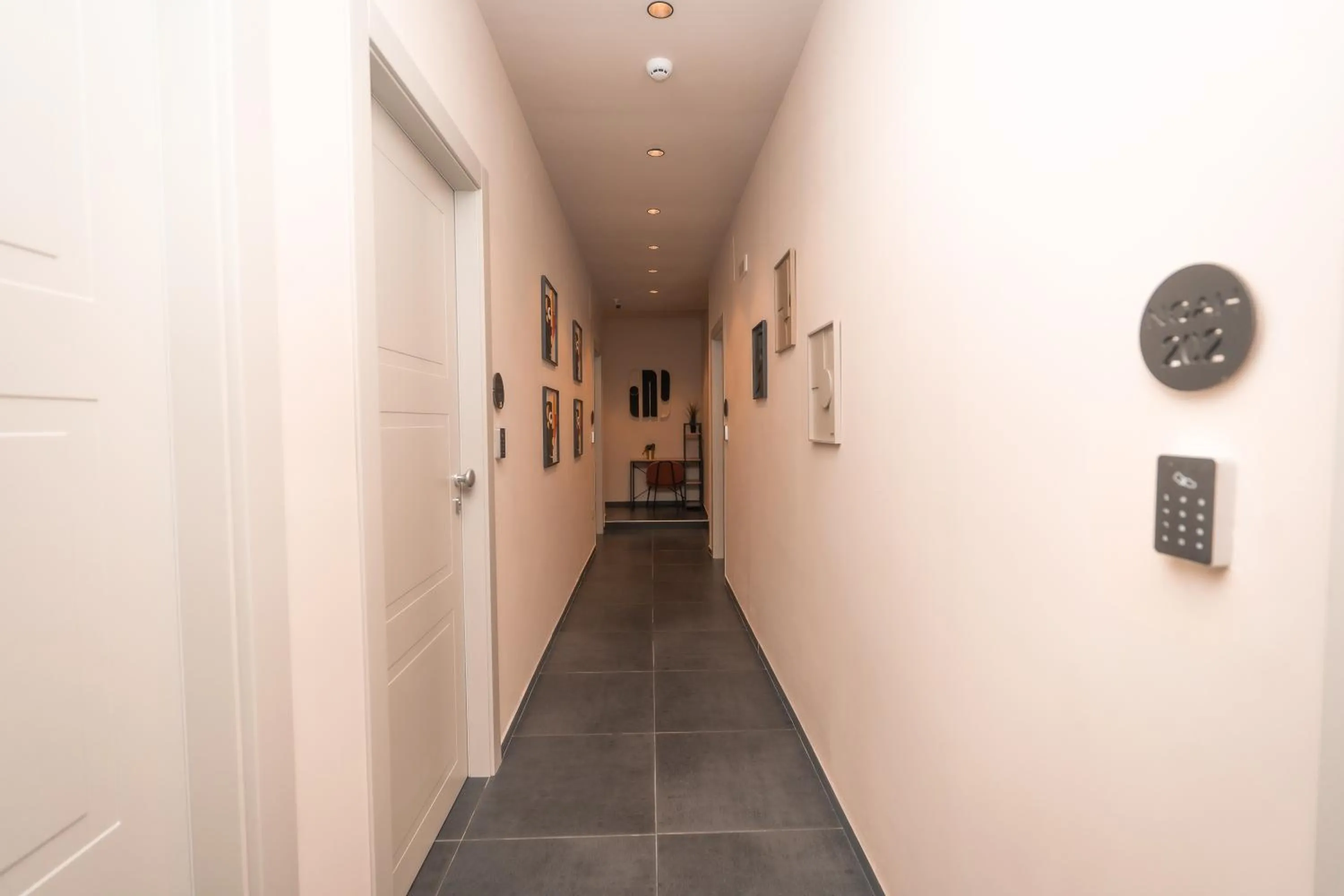 Noah Gate Hotel & Suites