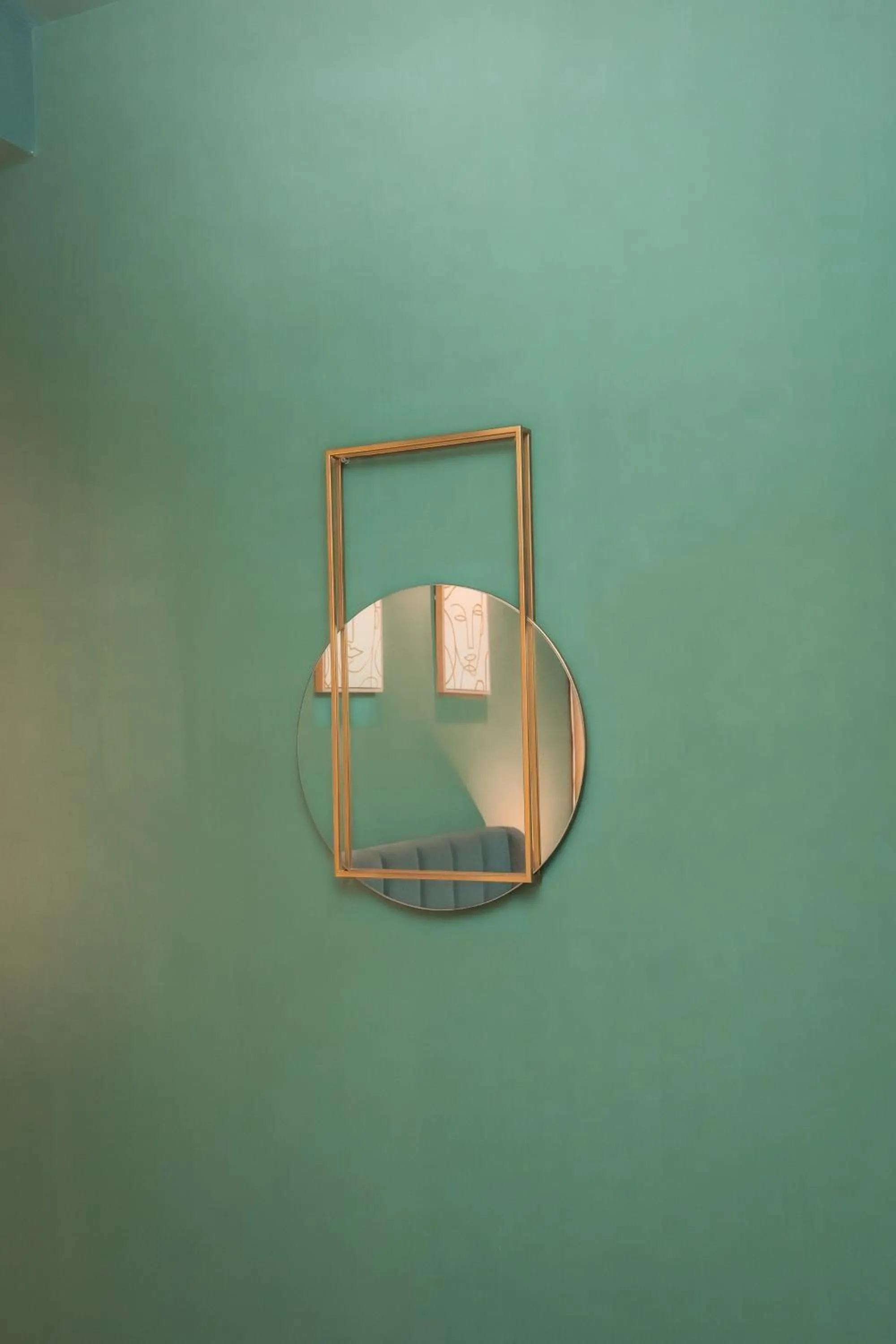 Noah Gate Hotel & Suites