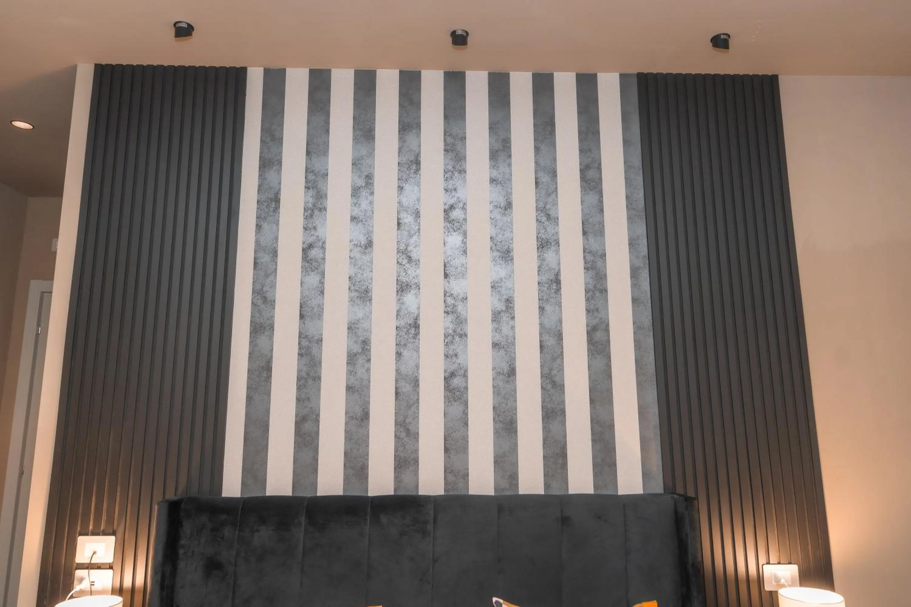 Noah Gate Hotel & Suites