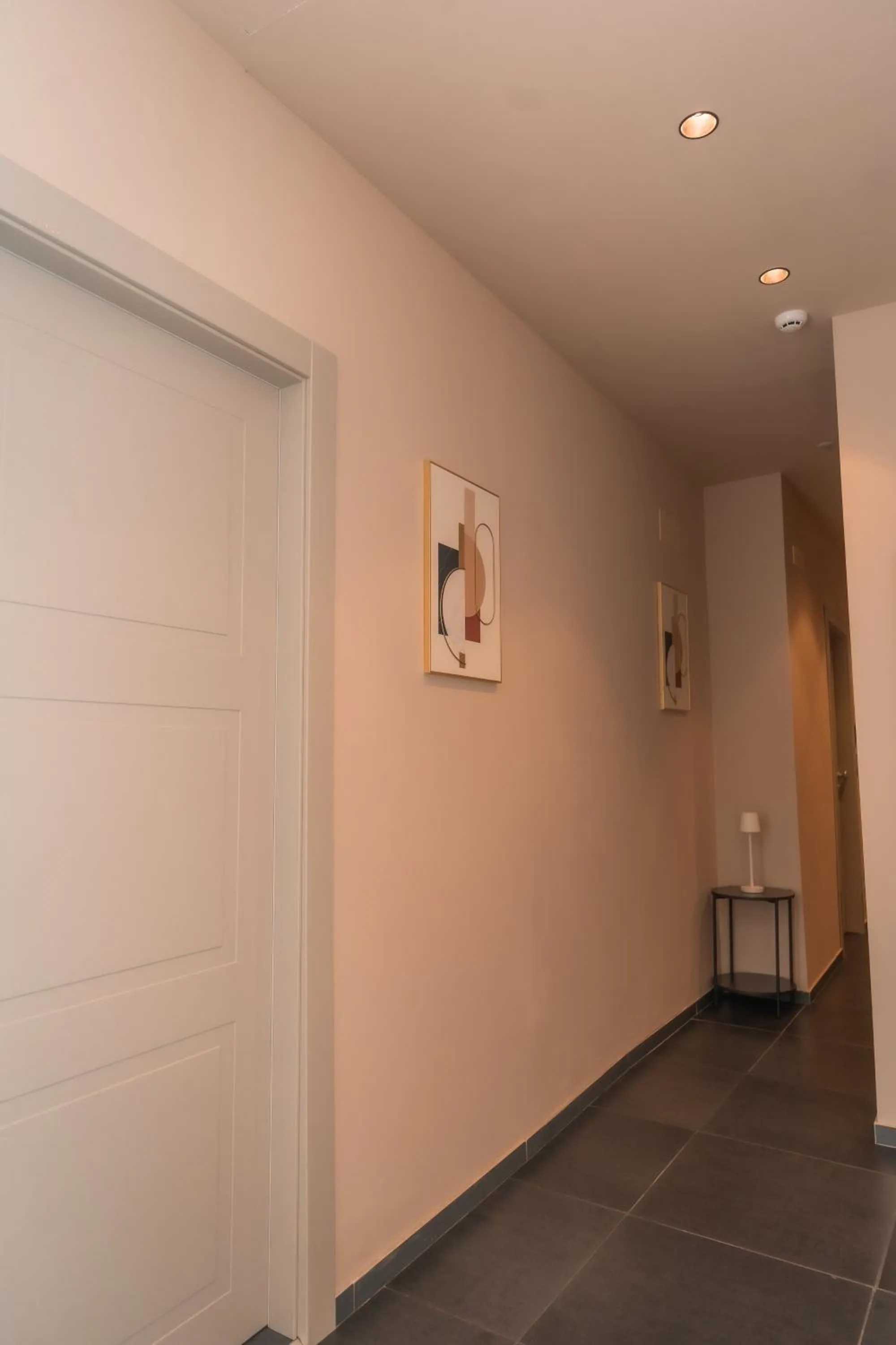 Noah Gate Hotel & Suites