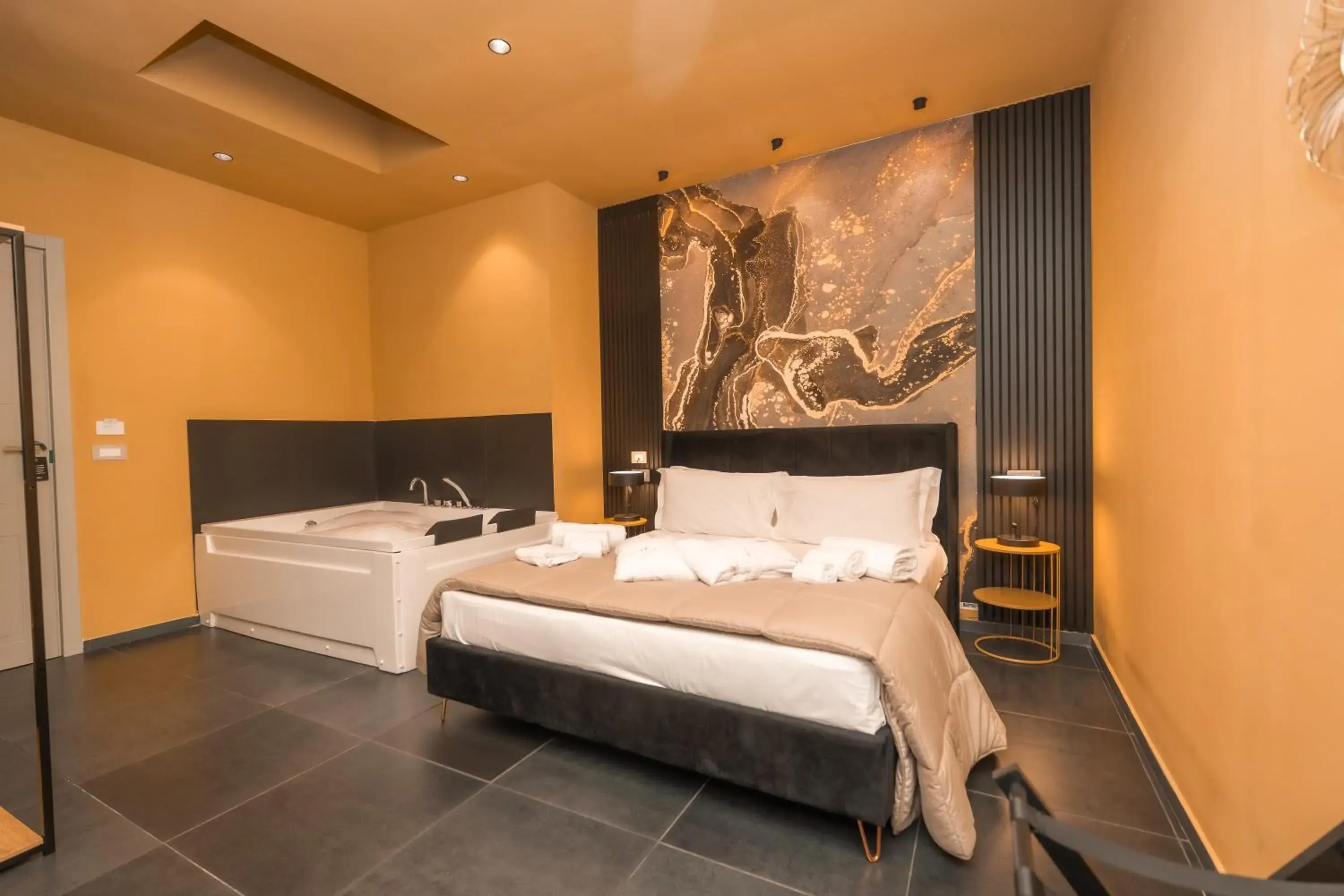 Deluxe Suite with Spa Bath in Noah Gate Hotel & Suites Deluxe Suite with Spa Bath in Noah Gate Hotel & Suites