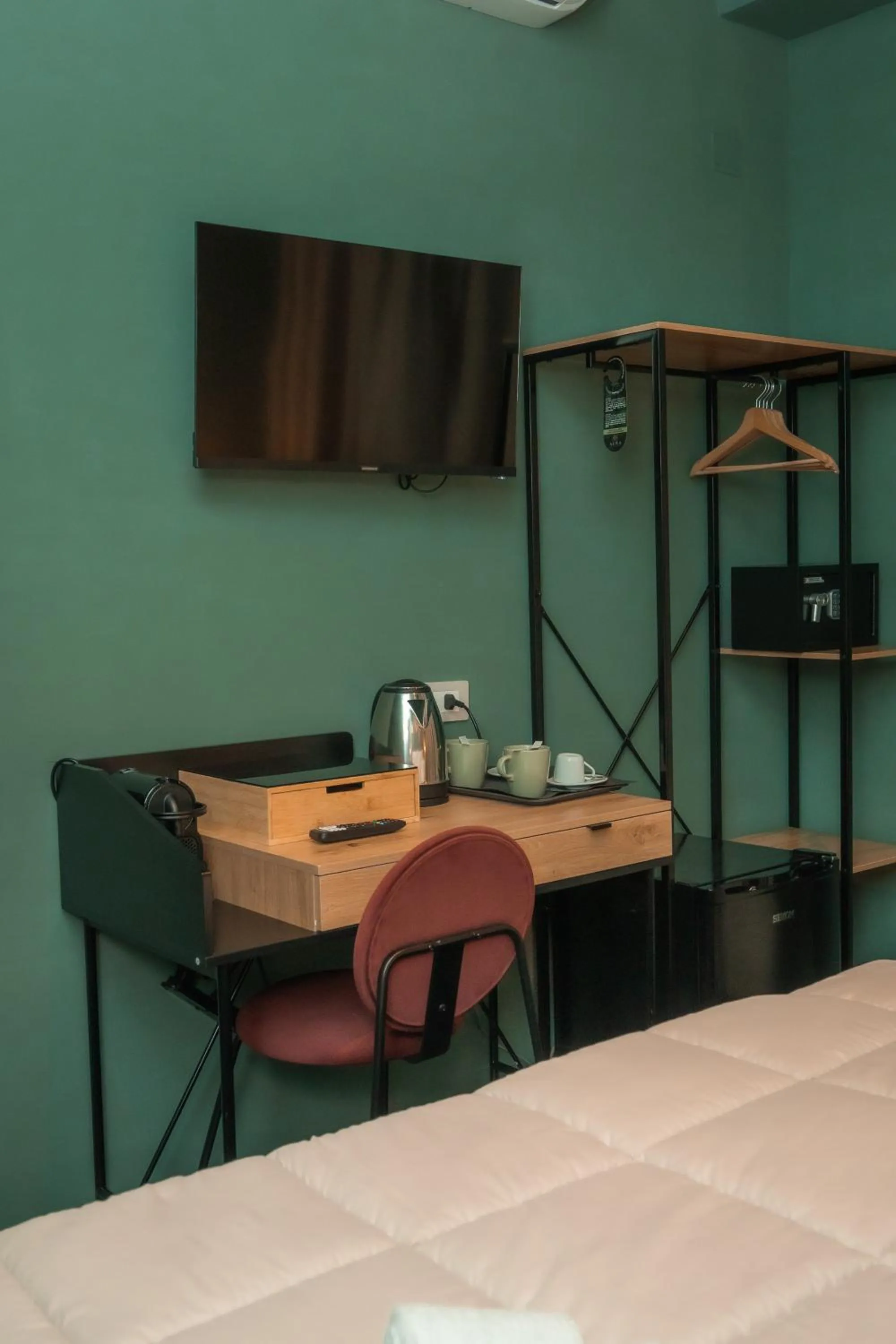 Noah Gate Hotel & Suites