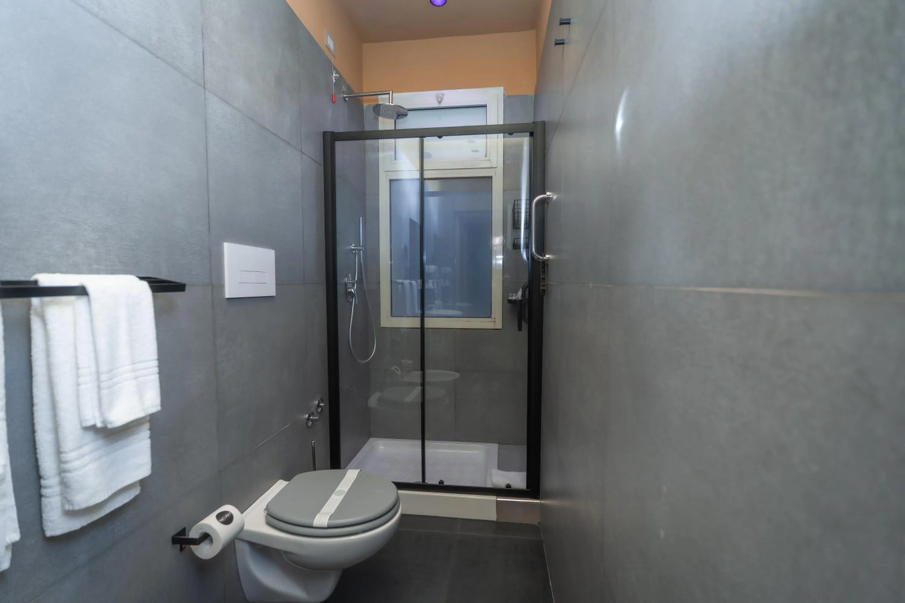 Noah Gate Hotel & Suites