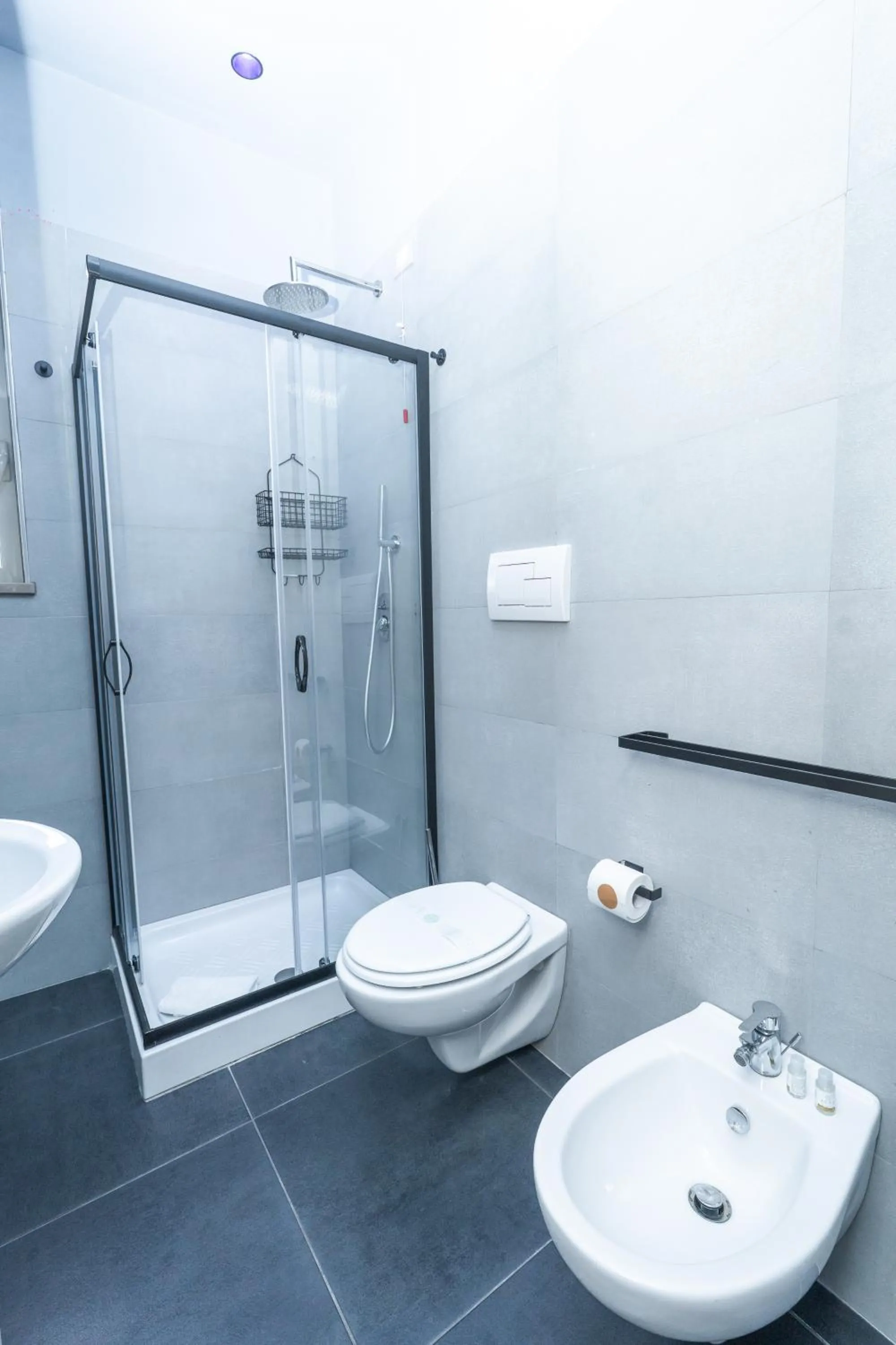 Noah Gate Hotel & Suites