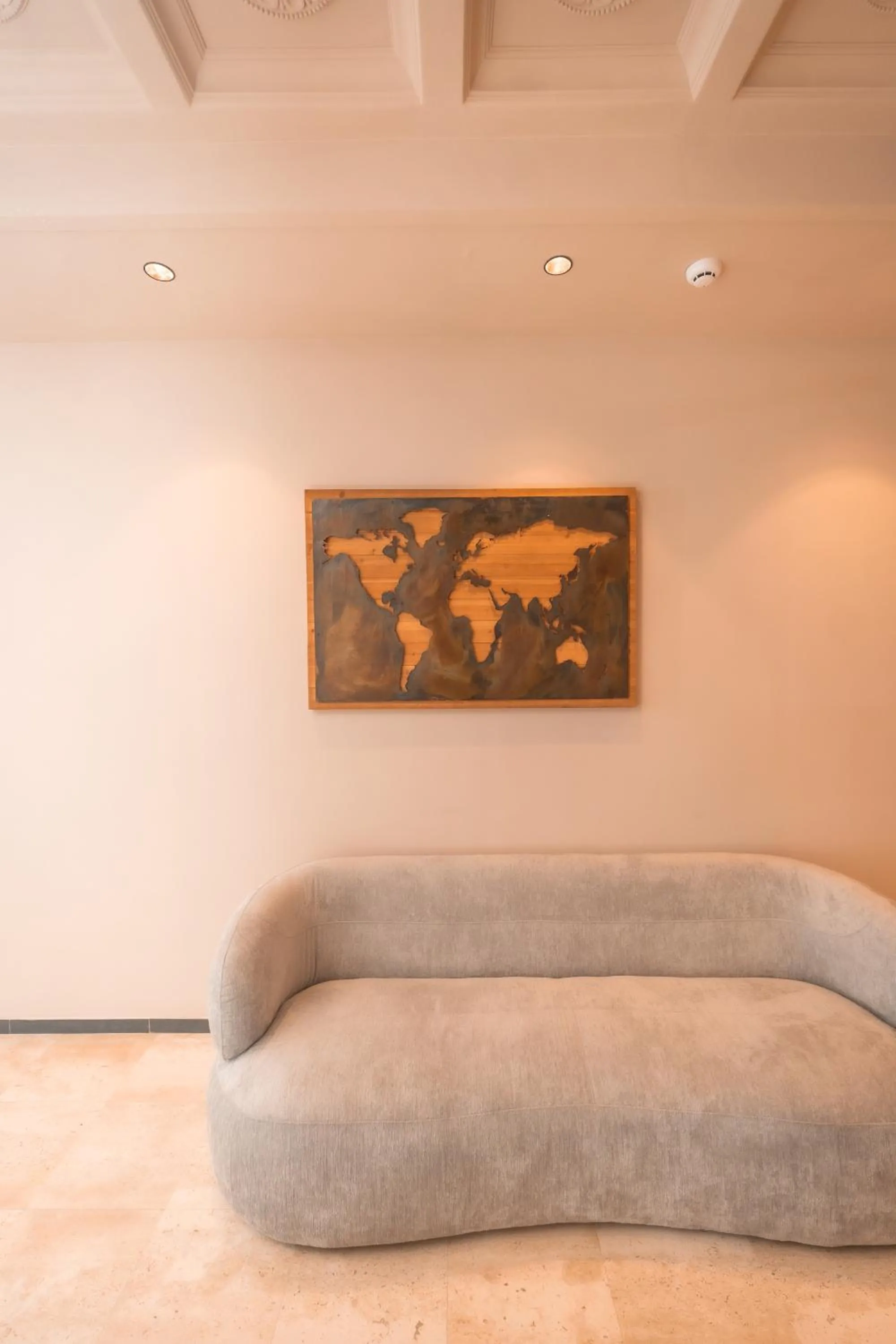 Noah Gate Hotel & Suites