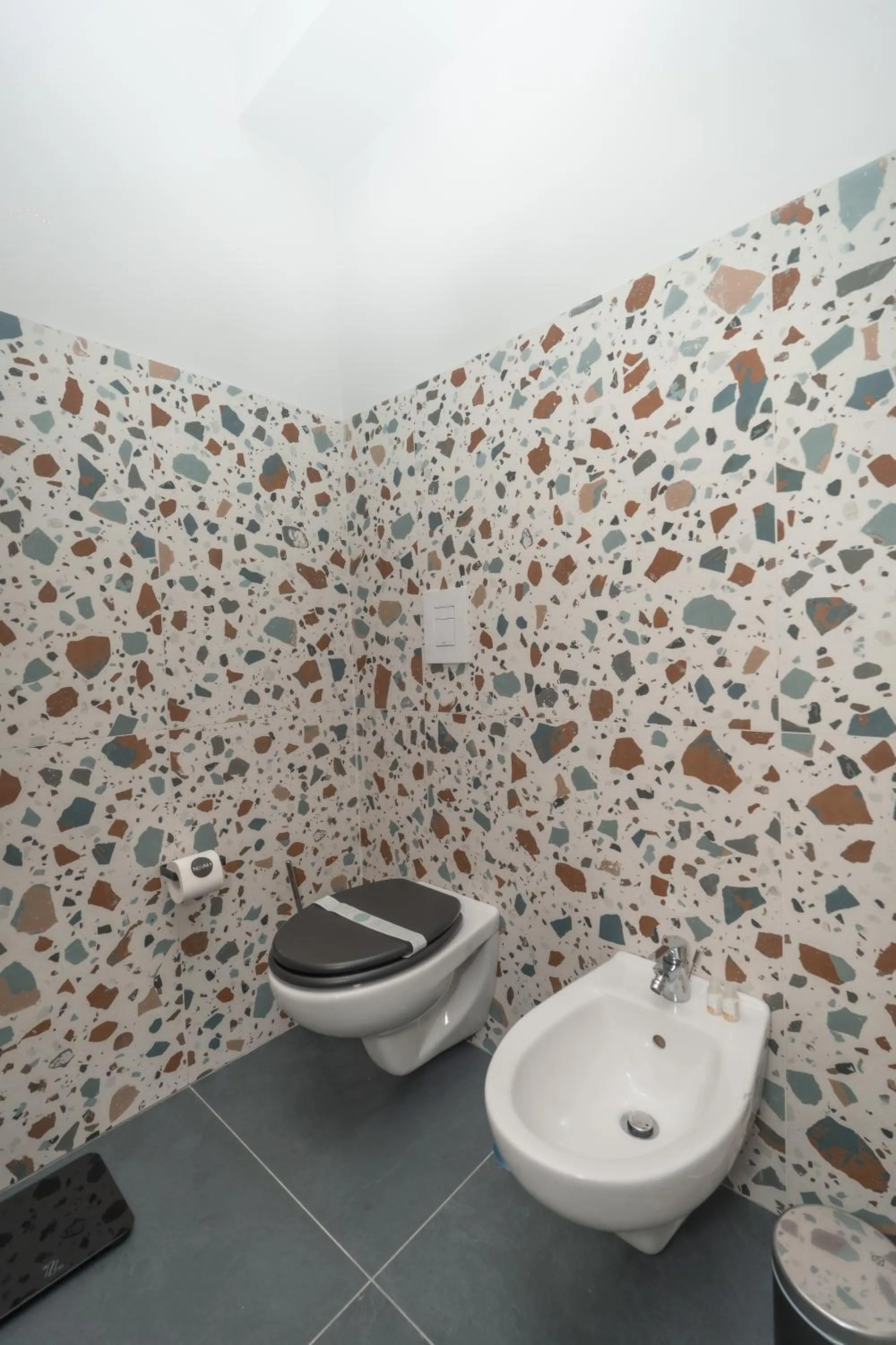Noah Gate Hotel & Suites