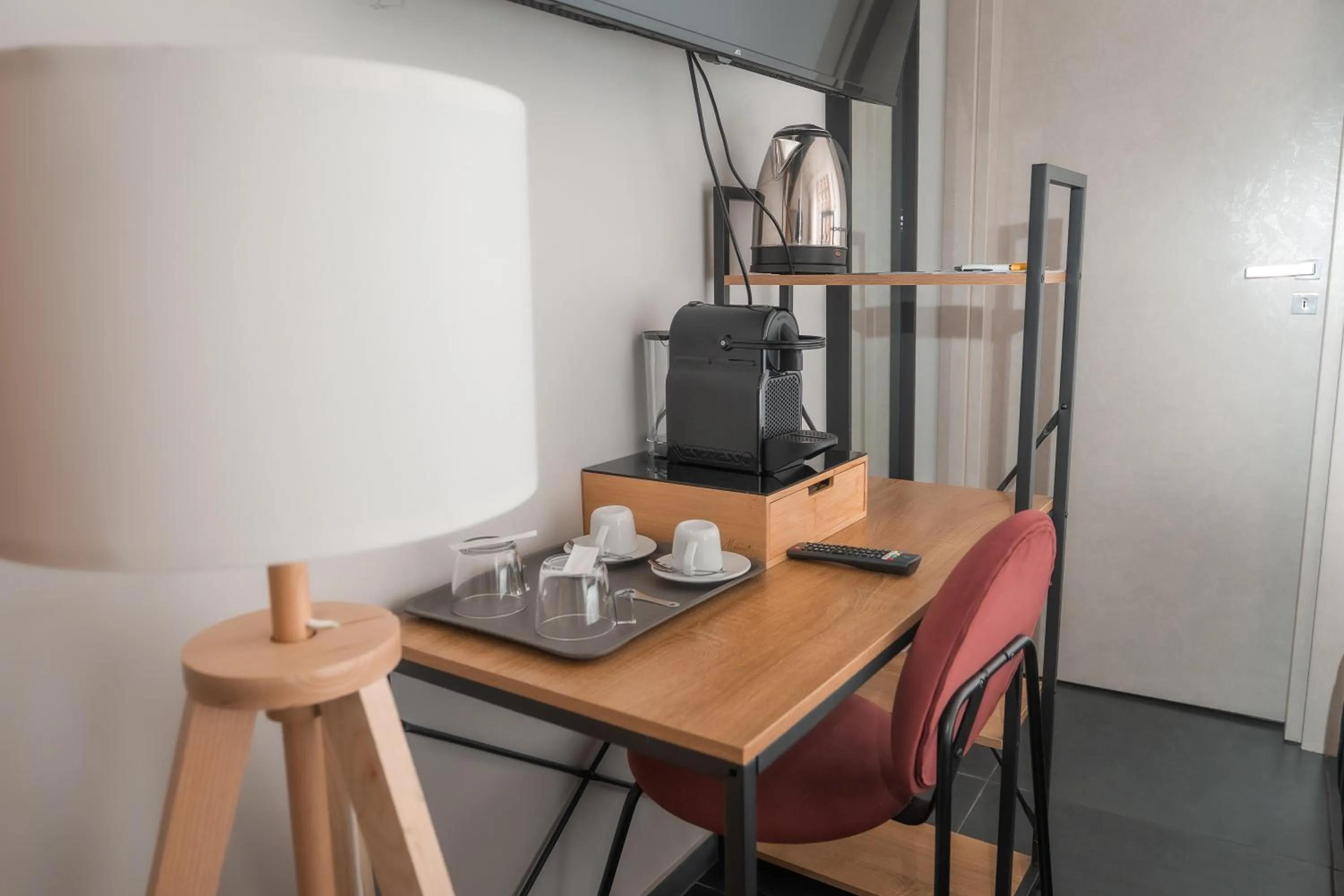 Noah Gate Hotel & Suites