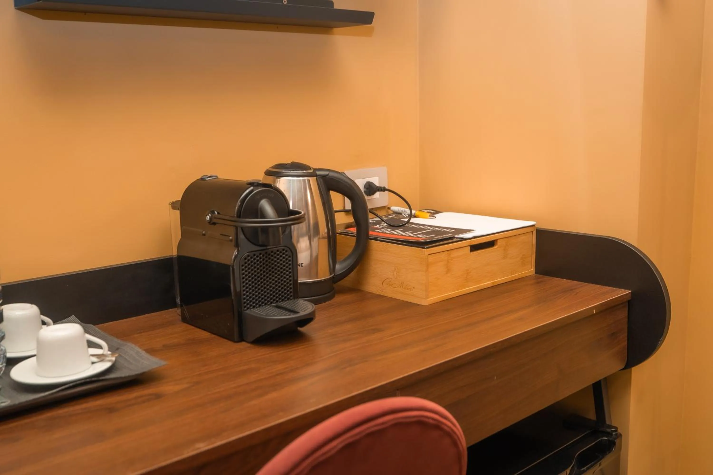 Noah Gate Hotel & Suites