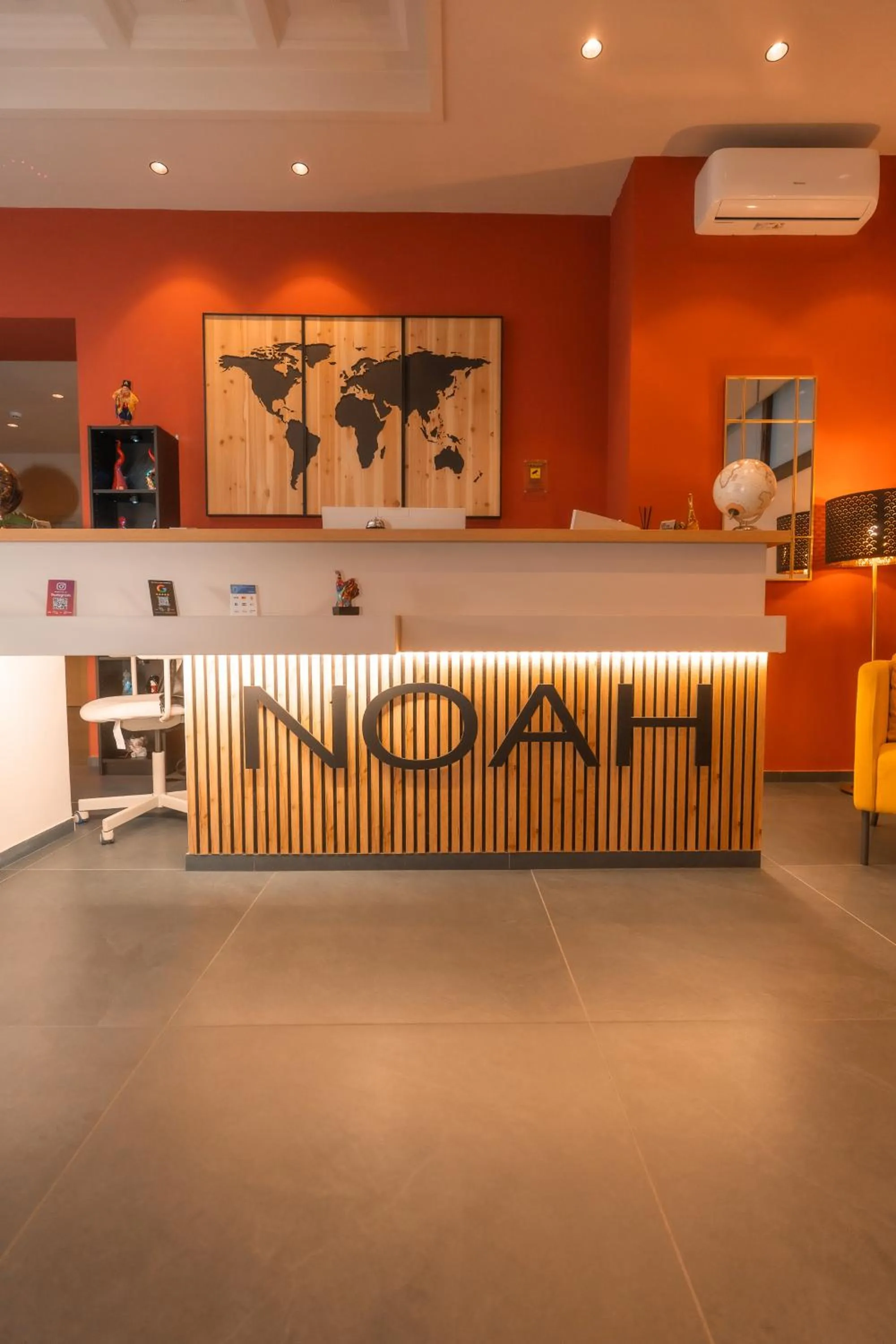 Noah Gate Hotel & Suites
