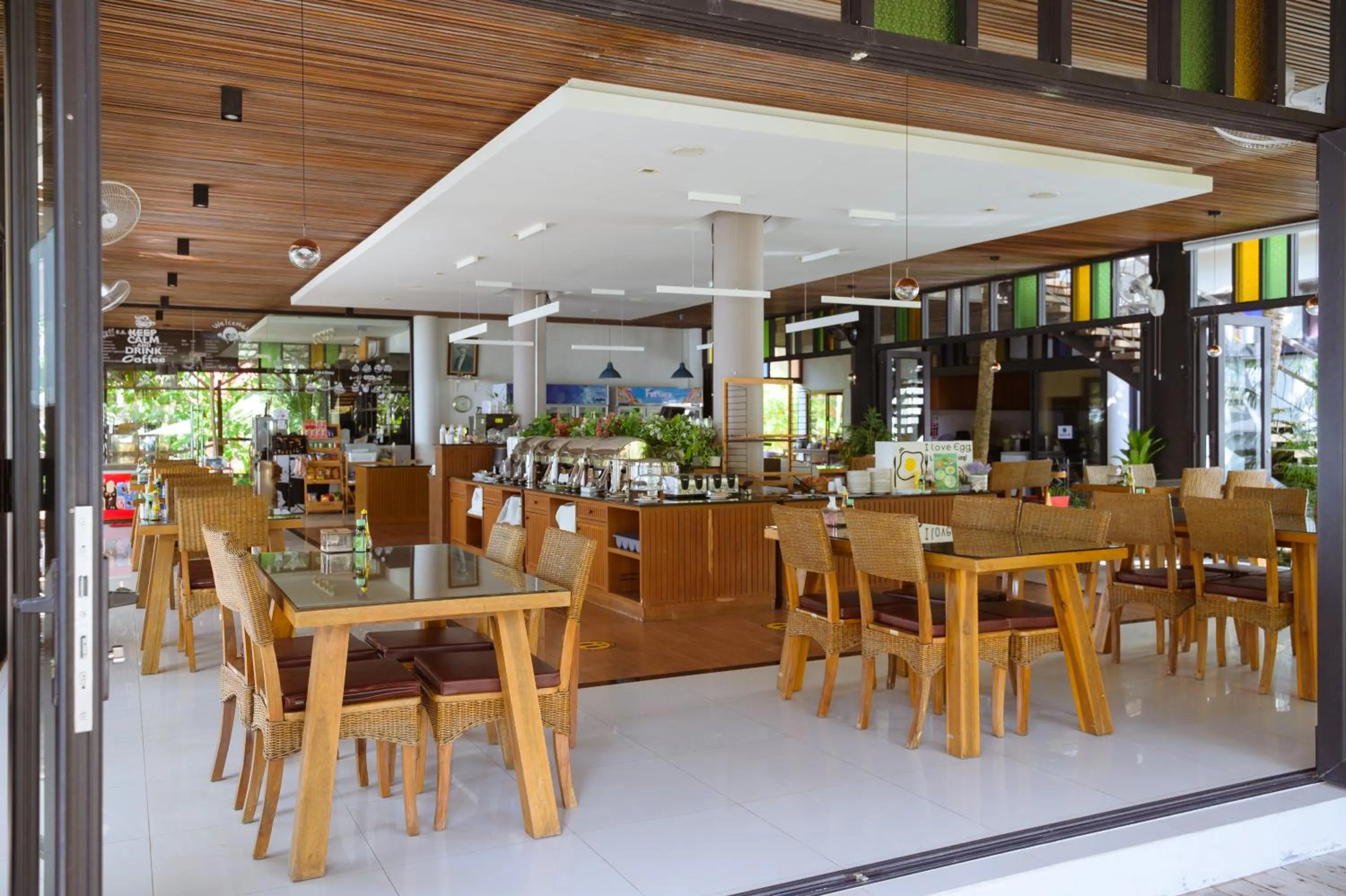 Restaurant/places to eat in K.B. Resort