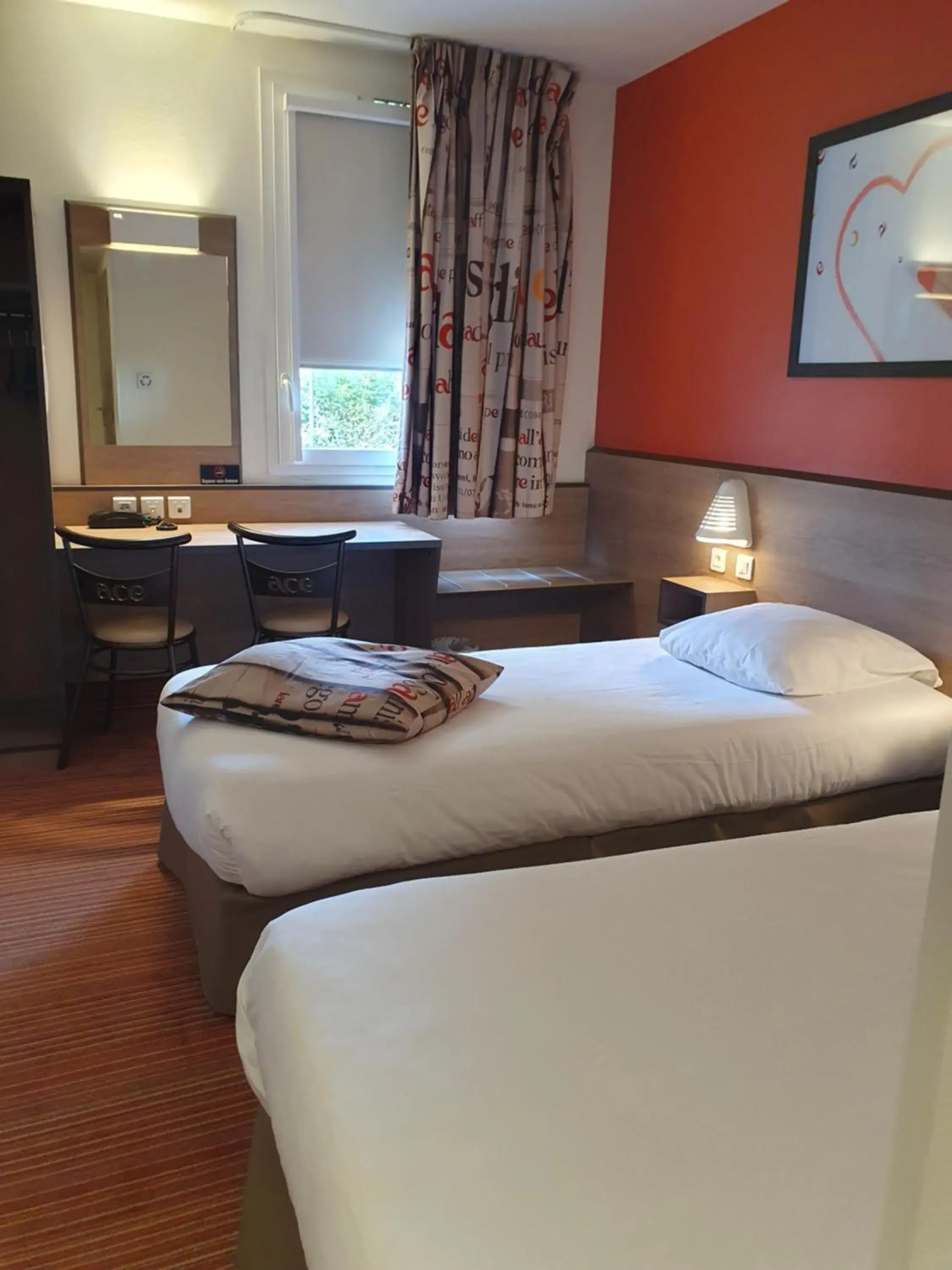 Twin Room in Ace Hôtel Angers Twin Room in Ace Hôtel Angers