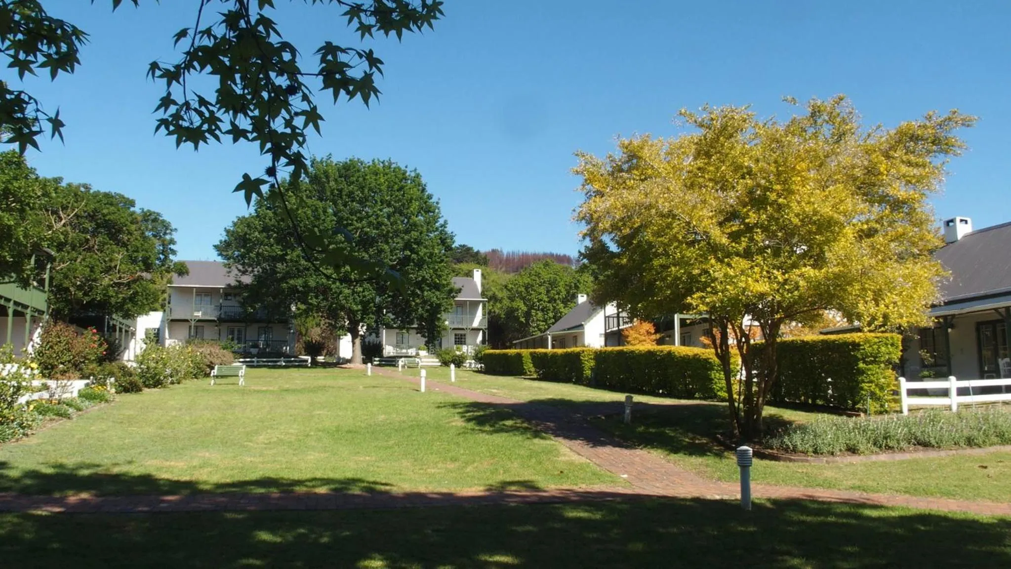 Garden view in Belvidere Manor Lagoonside Cottages