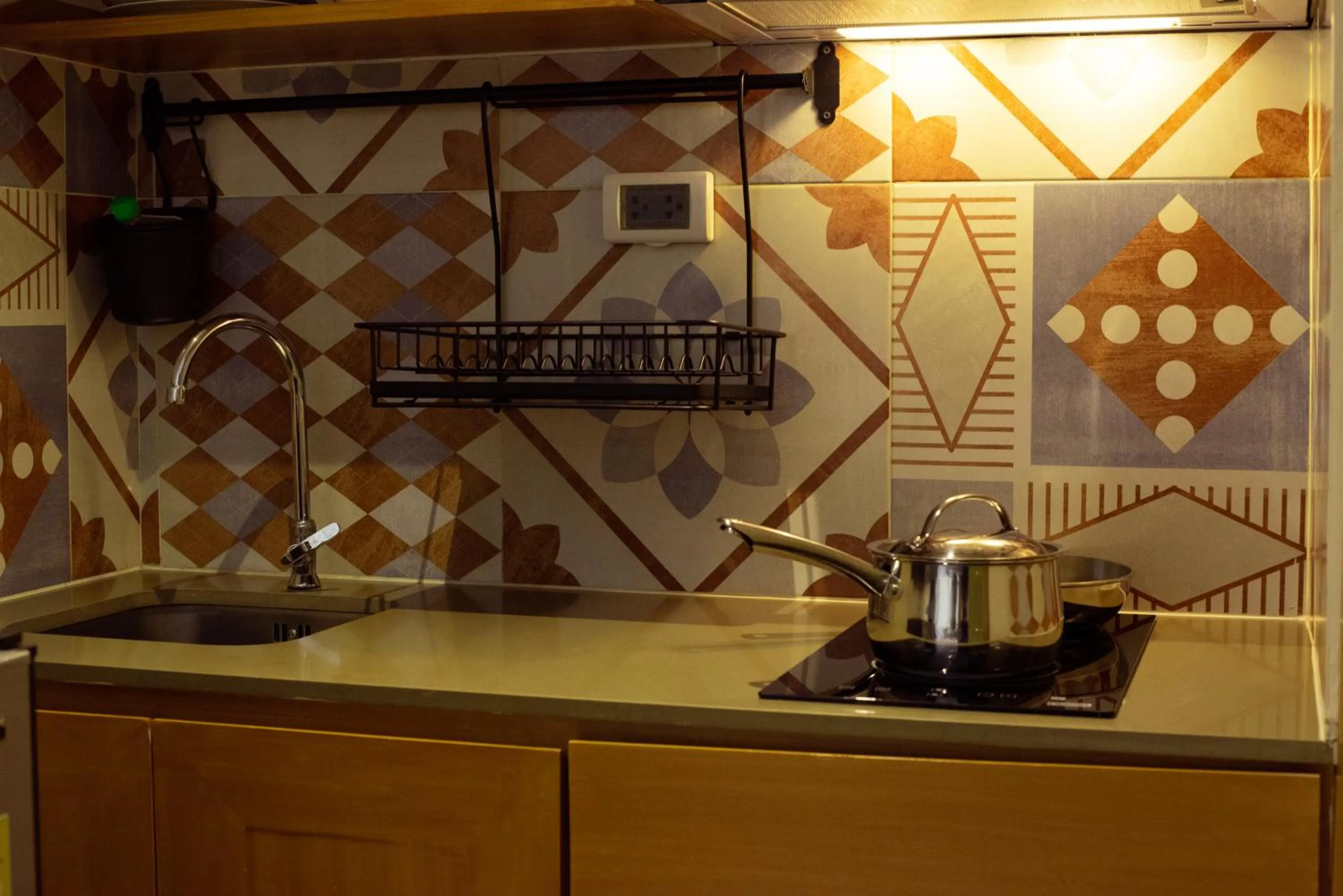 Kitchen or kitchenette in Tints of Blue Hotel