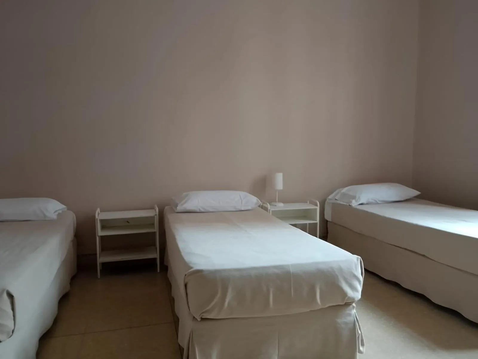 Property building, Bed in Hostal el Aljibe