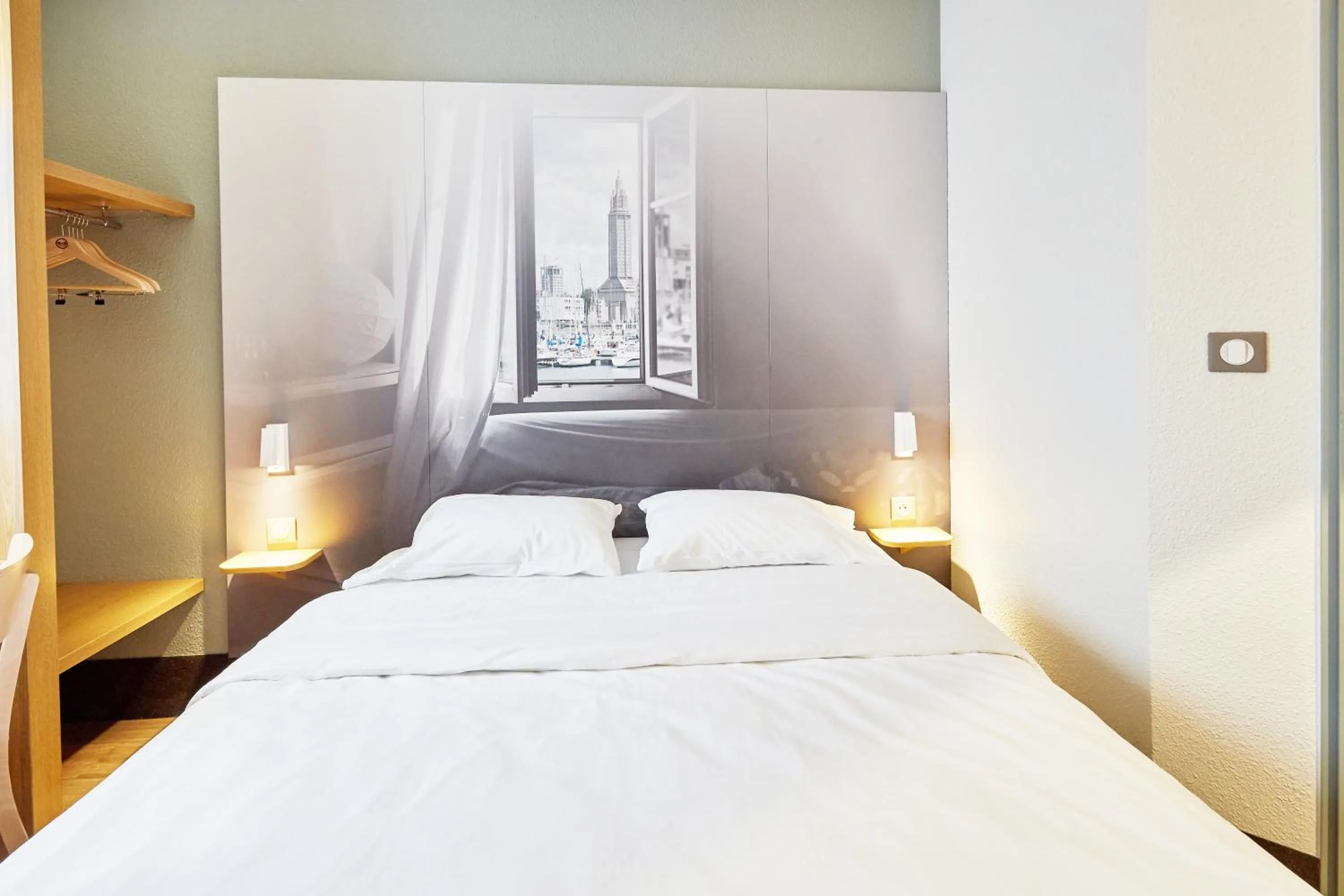 Bedroom, Bed in B&B HOTEL Le Havre Harfleur 2