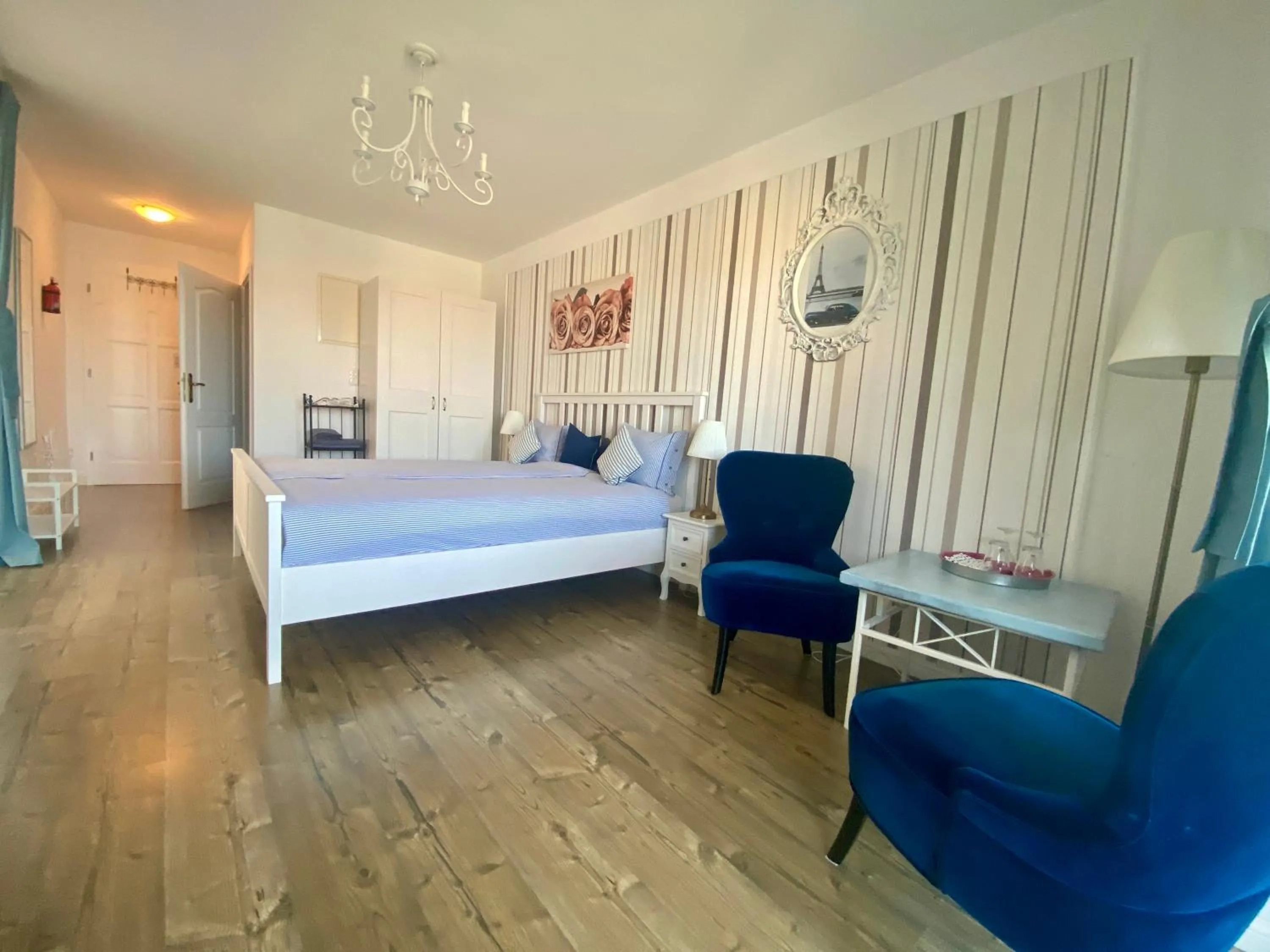 Photo of the whole room, Bed in Rooms Villa Harmonie - Adults Only +14