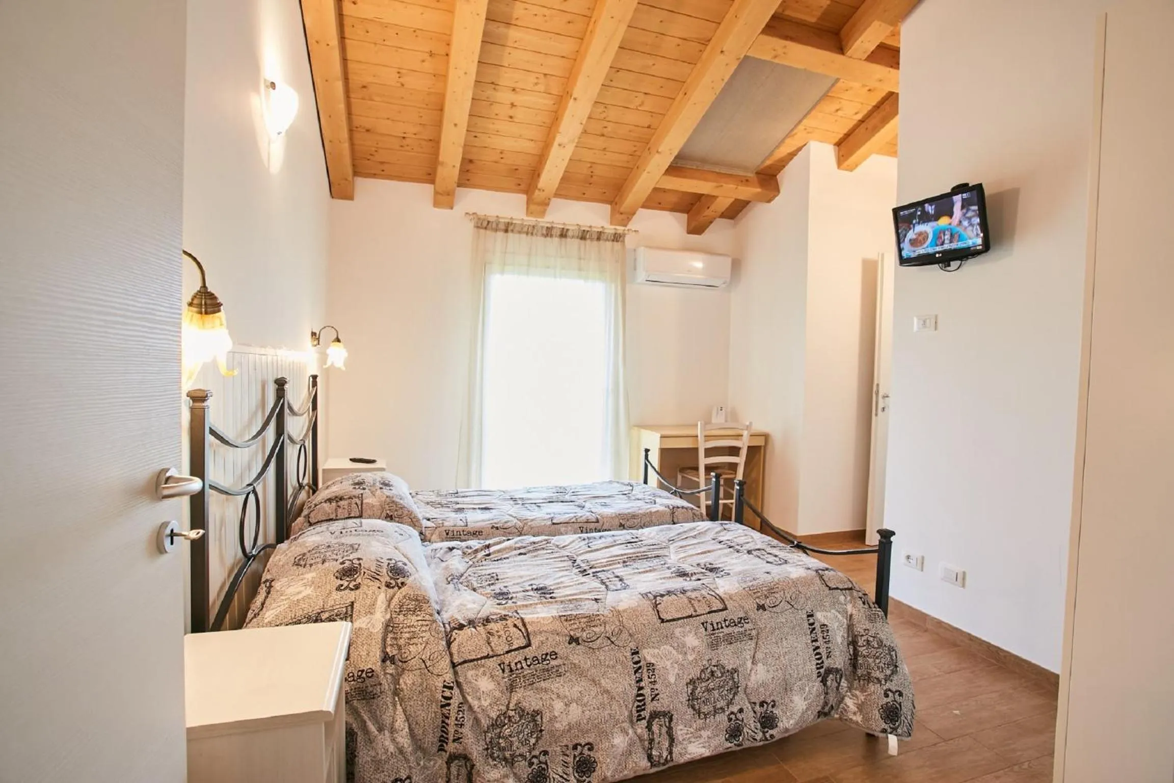 Photo of the whole room, Bed in B&B Al sogno di Laura