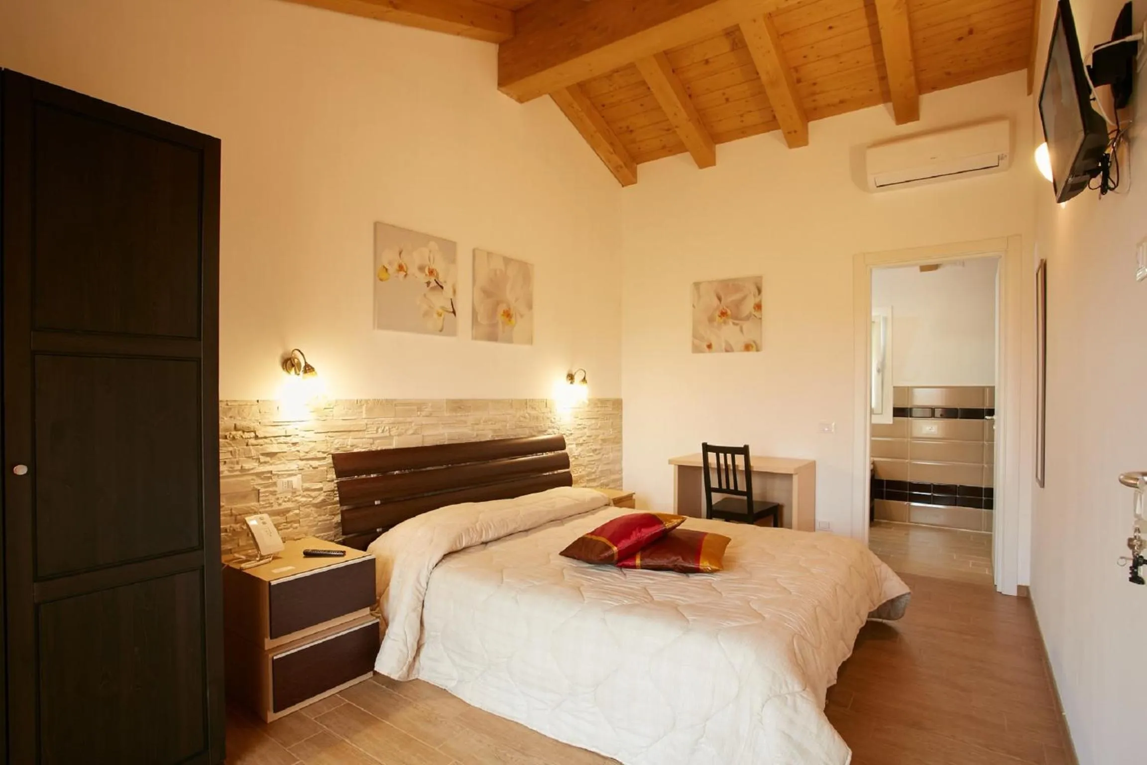 Photo of the whole room, Bed in B&B Al sogno di Laura