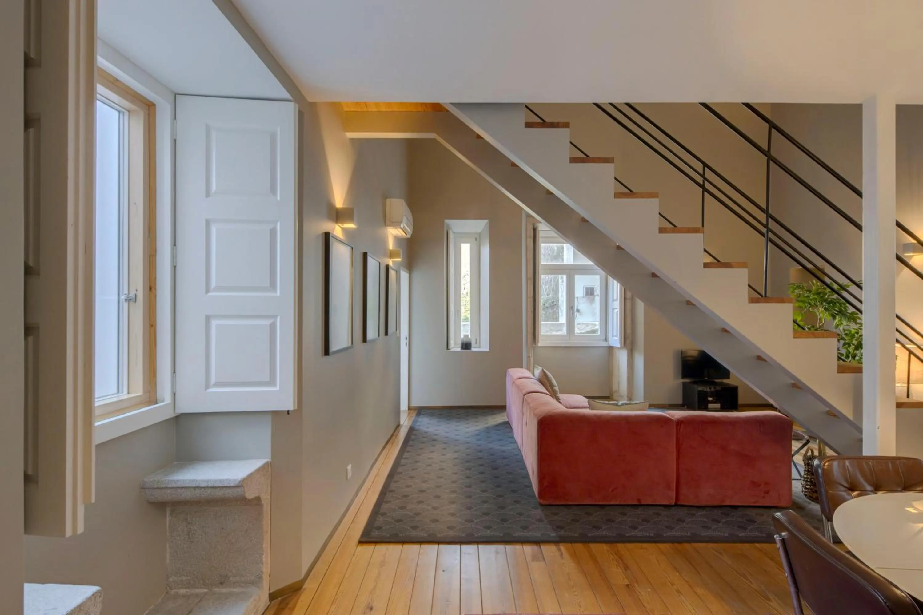 TV and multimedia in Condes de Azevedo Palace Apartments