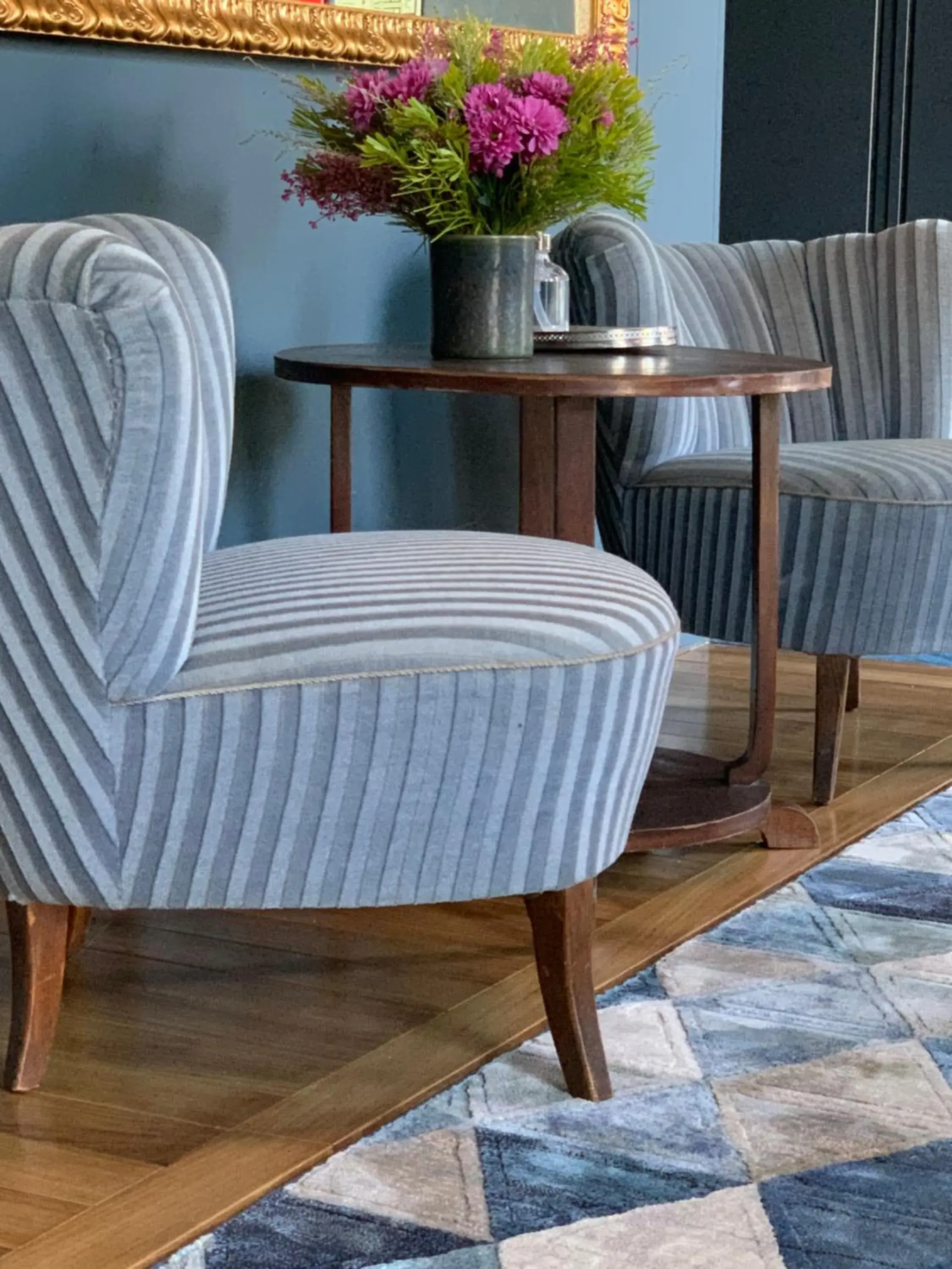 Seating area in Condes de Azevedo Palace Apartments Seating area in Condes de Azevedo Palace Apartments