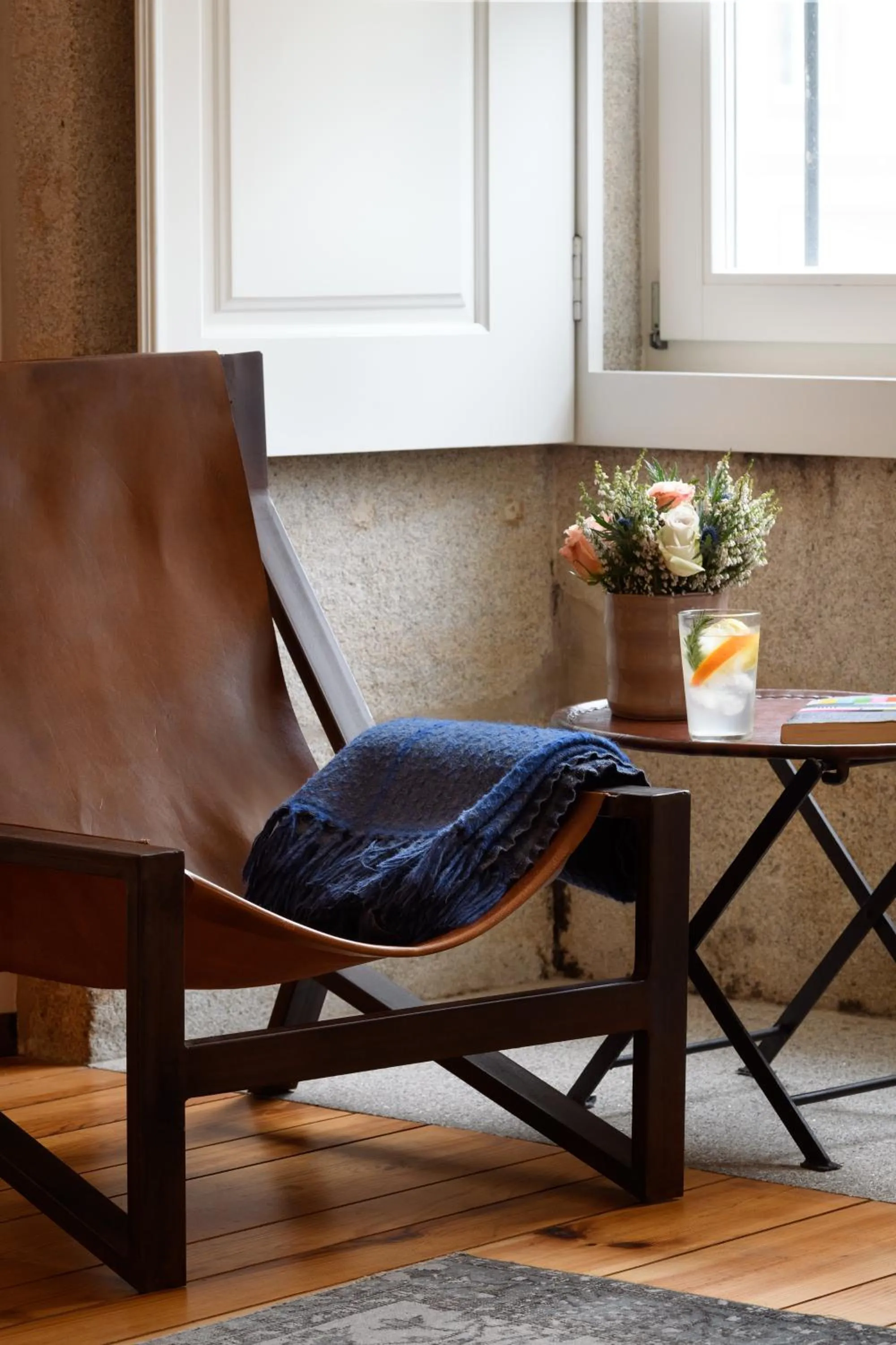 Living room in Condes de Azevedo Palace Apartments