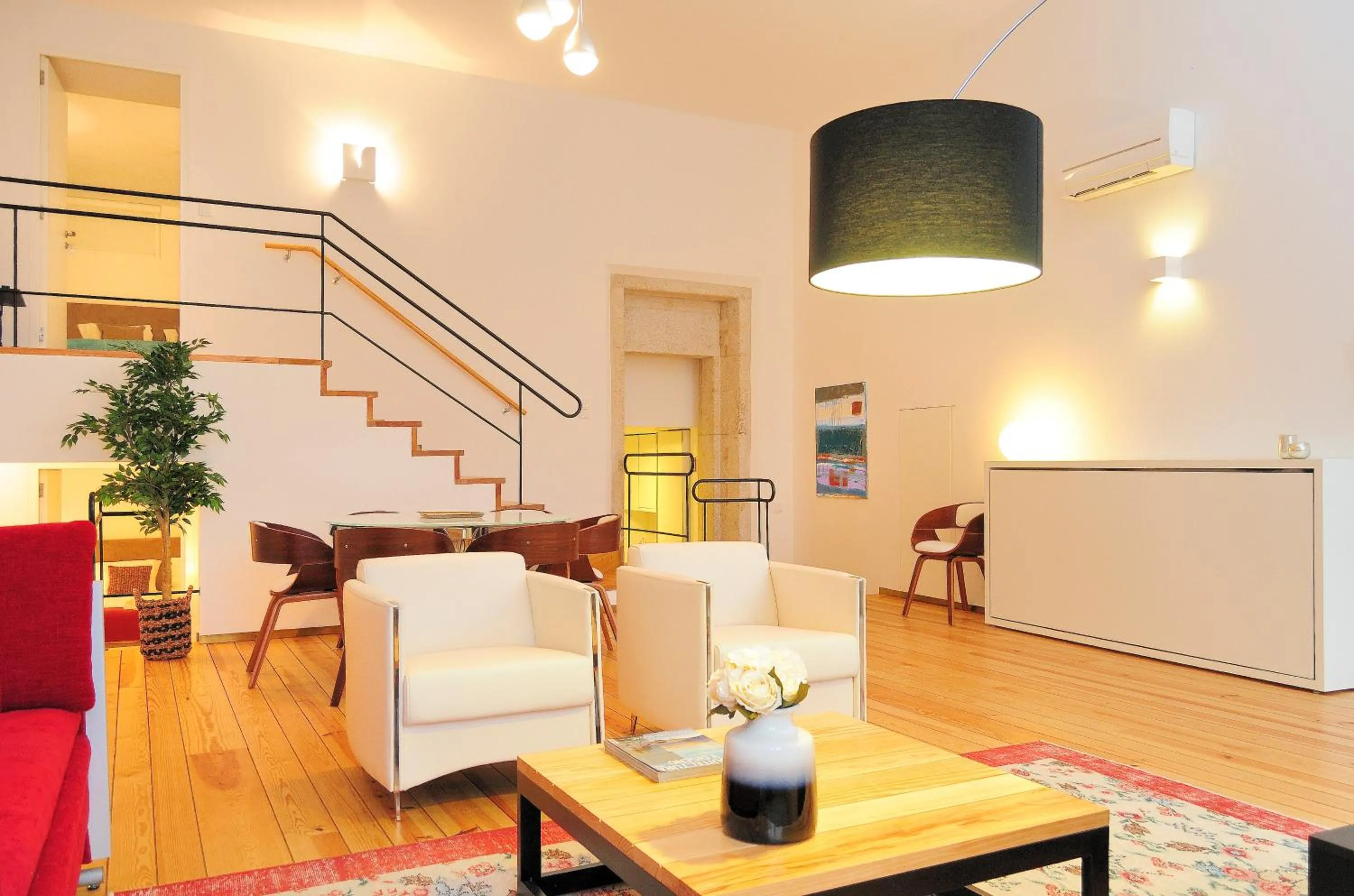 Living room in Condes de Azevedo Palace Apartments