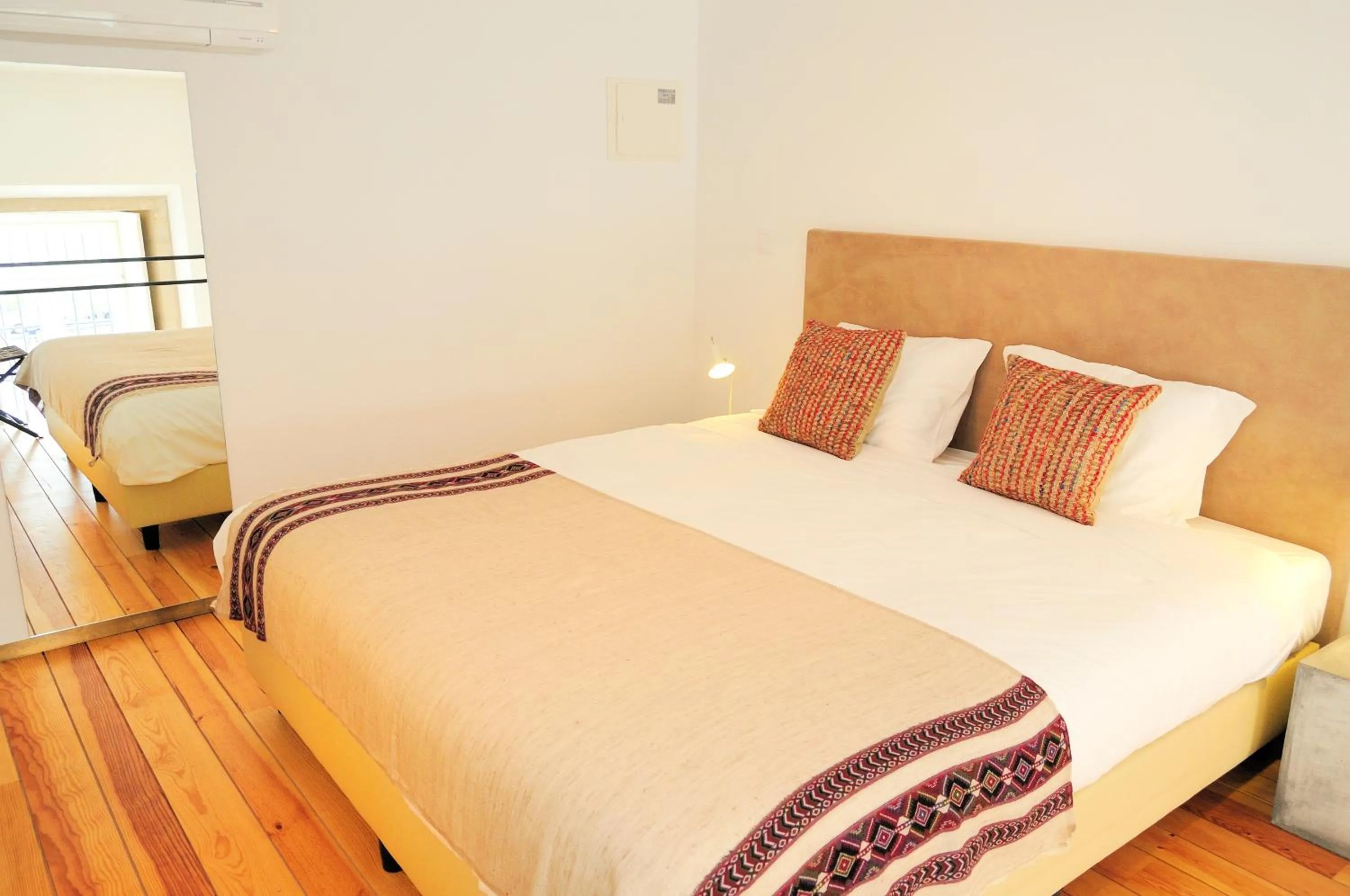 Bedroom, Bed in Condes de Azevedo Palace Apartments