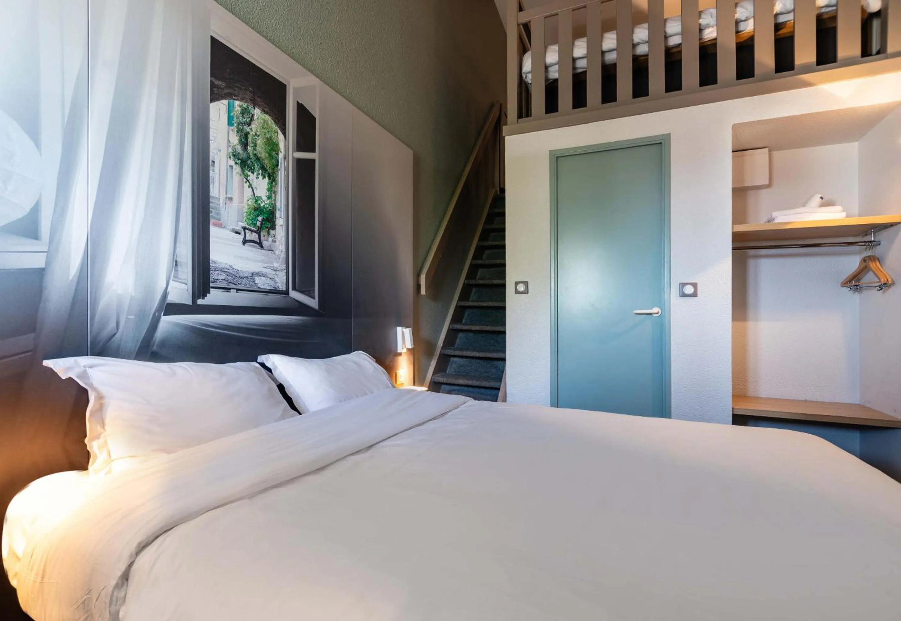 Bedroom, Bed in B&B HOTEL Valence Nord
