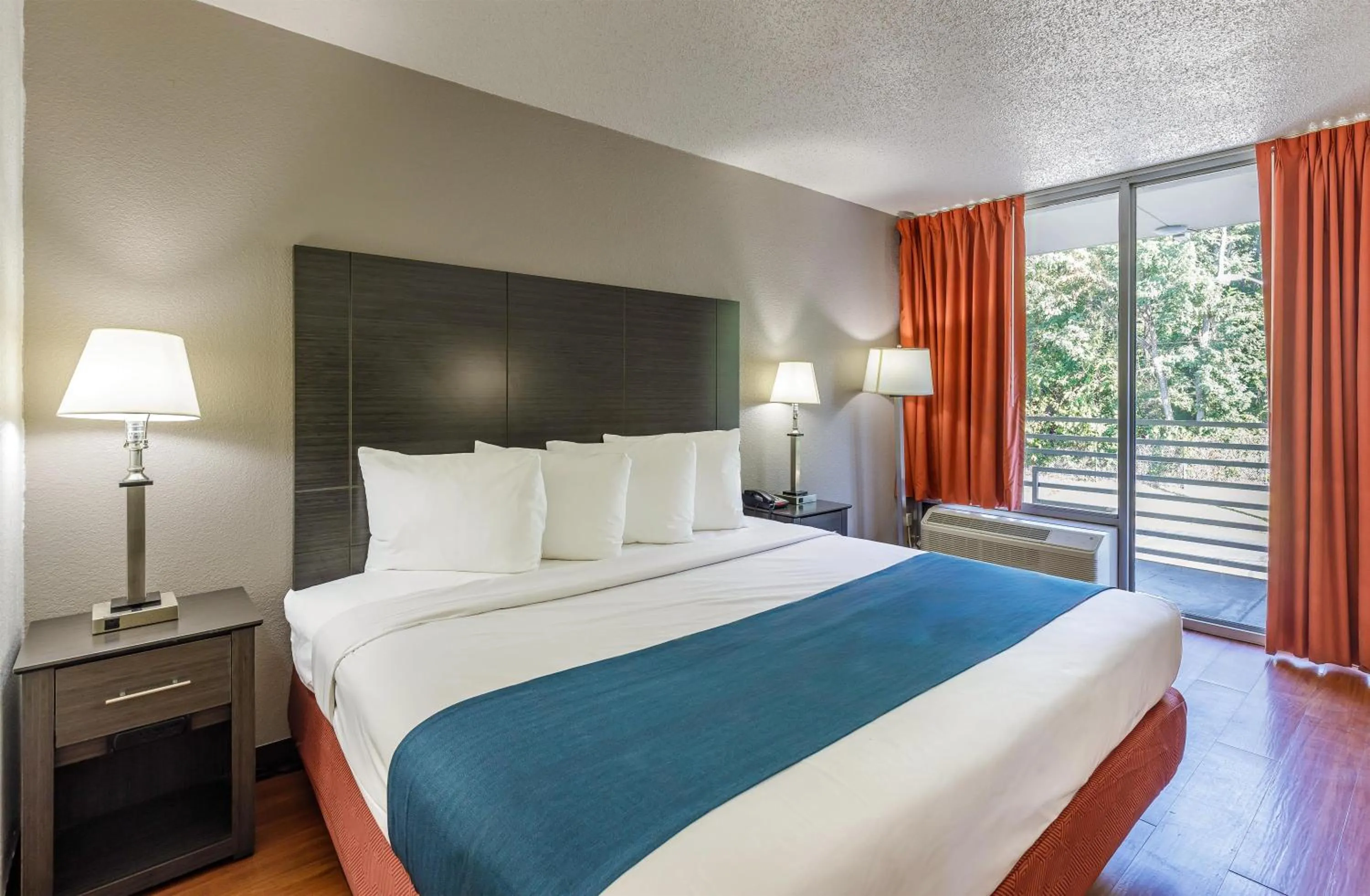 Bedroom, Bed in Motel 6-Dumfries, VA