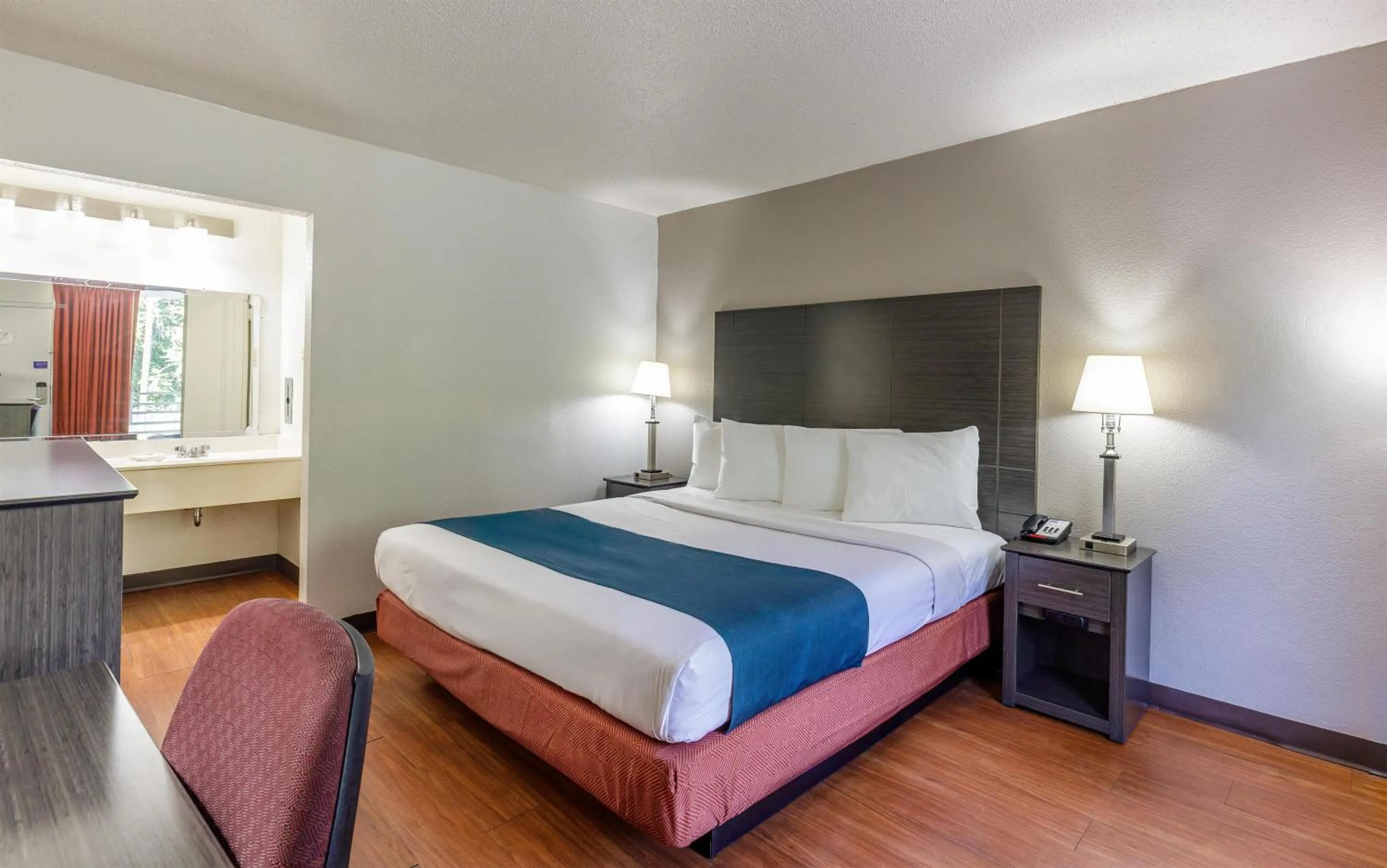 Bedroom, Bed in Motel 6-Dumfries, VA