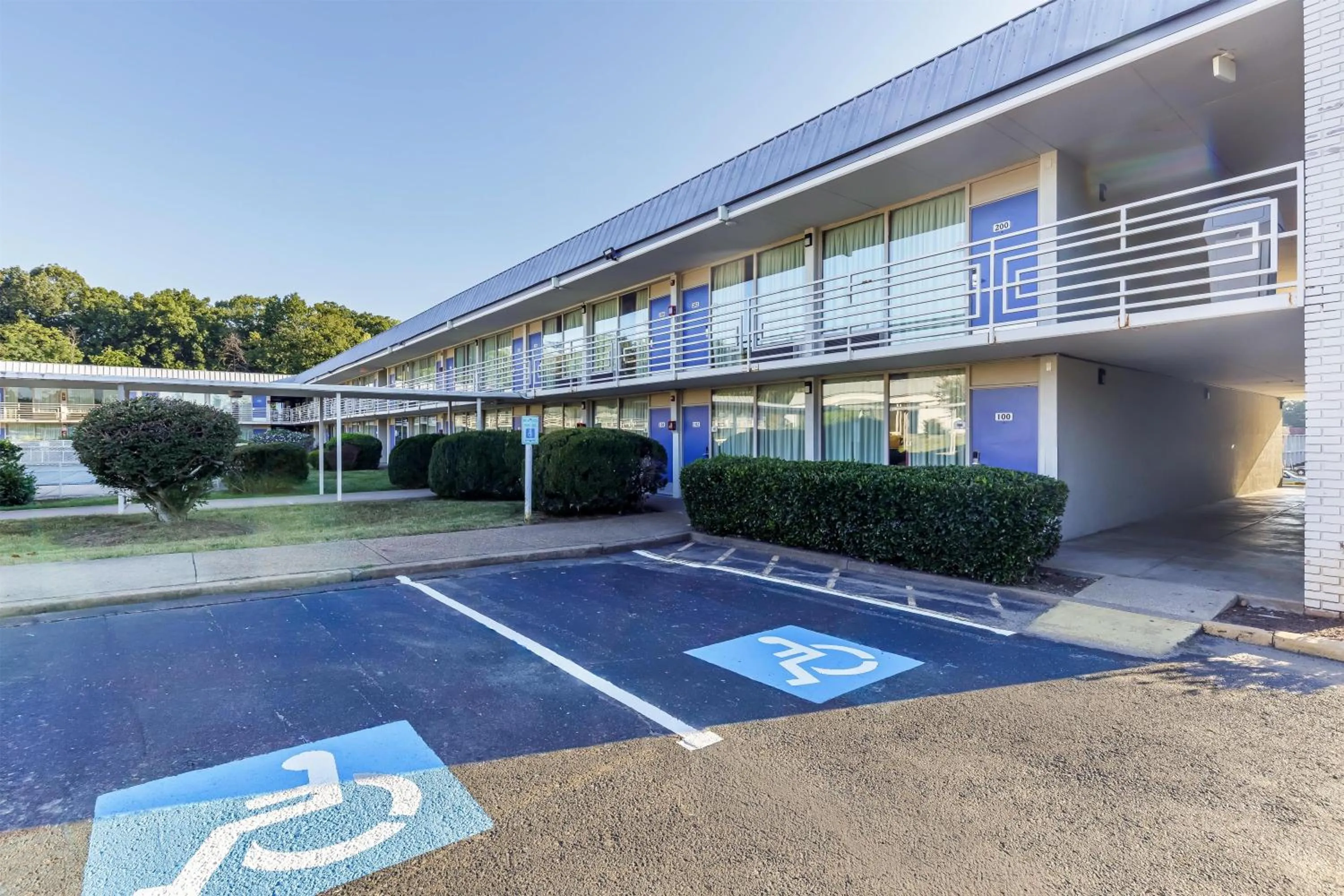 Property building in Motel 6-Dumfries, VA