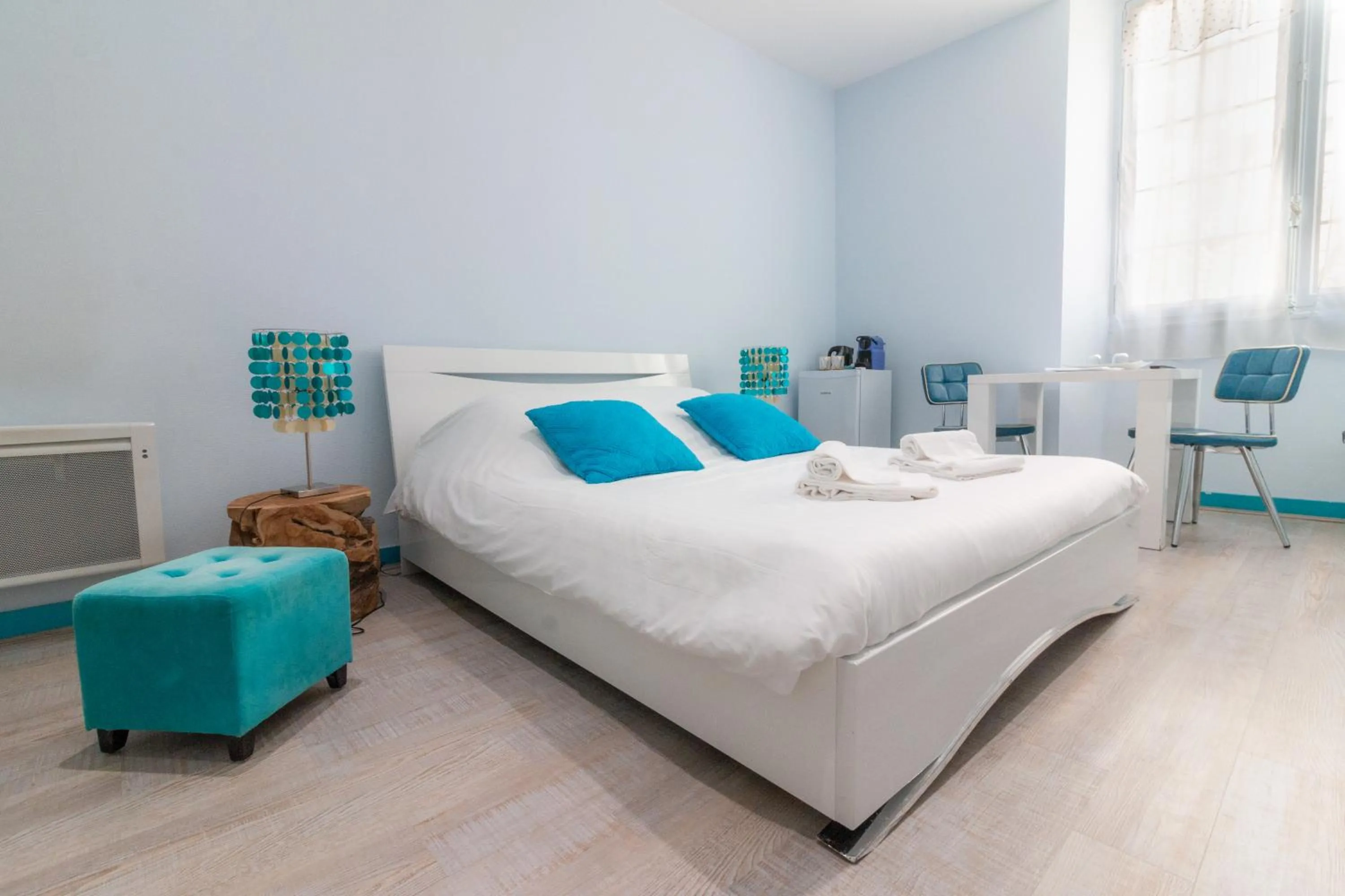 Superior Double Room with Bath in Les Chambres du "Coup de Coeur de Sarlat"