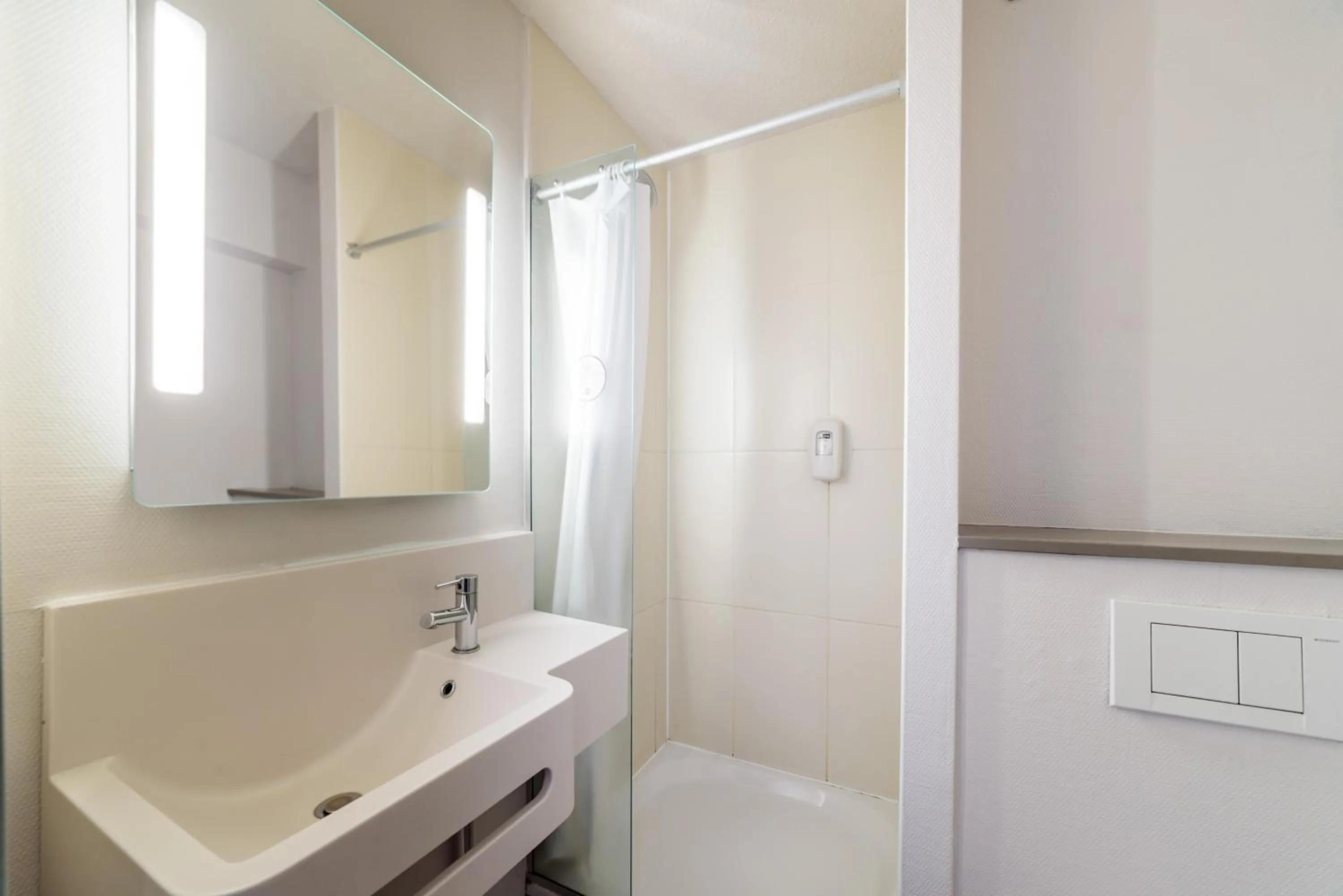 Bathroom in B&B HOTEL Belfort