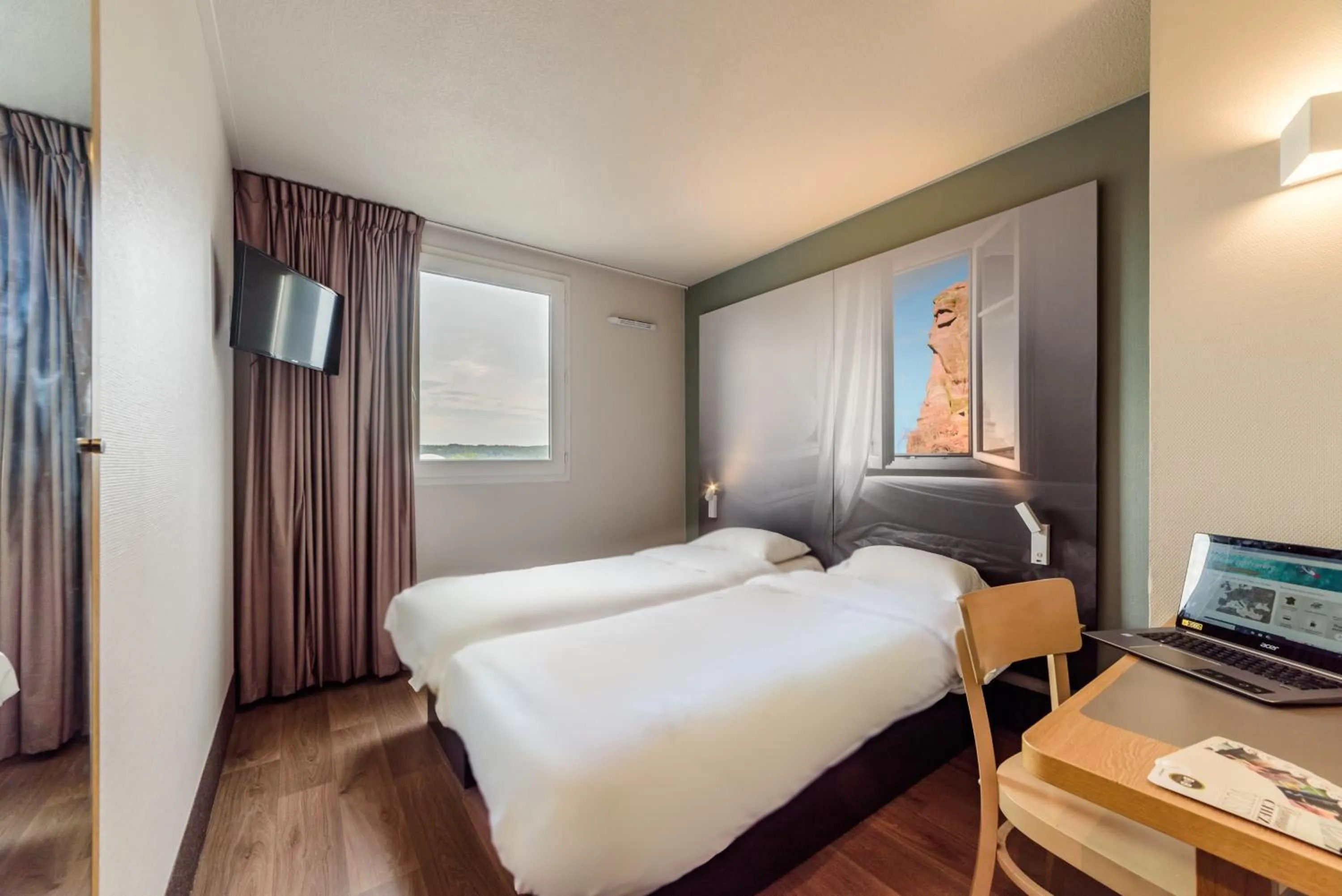 Bedroom, Bed in B&B HOTEL Belfort