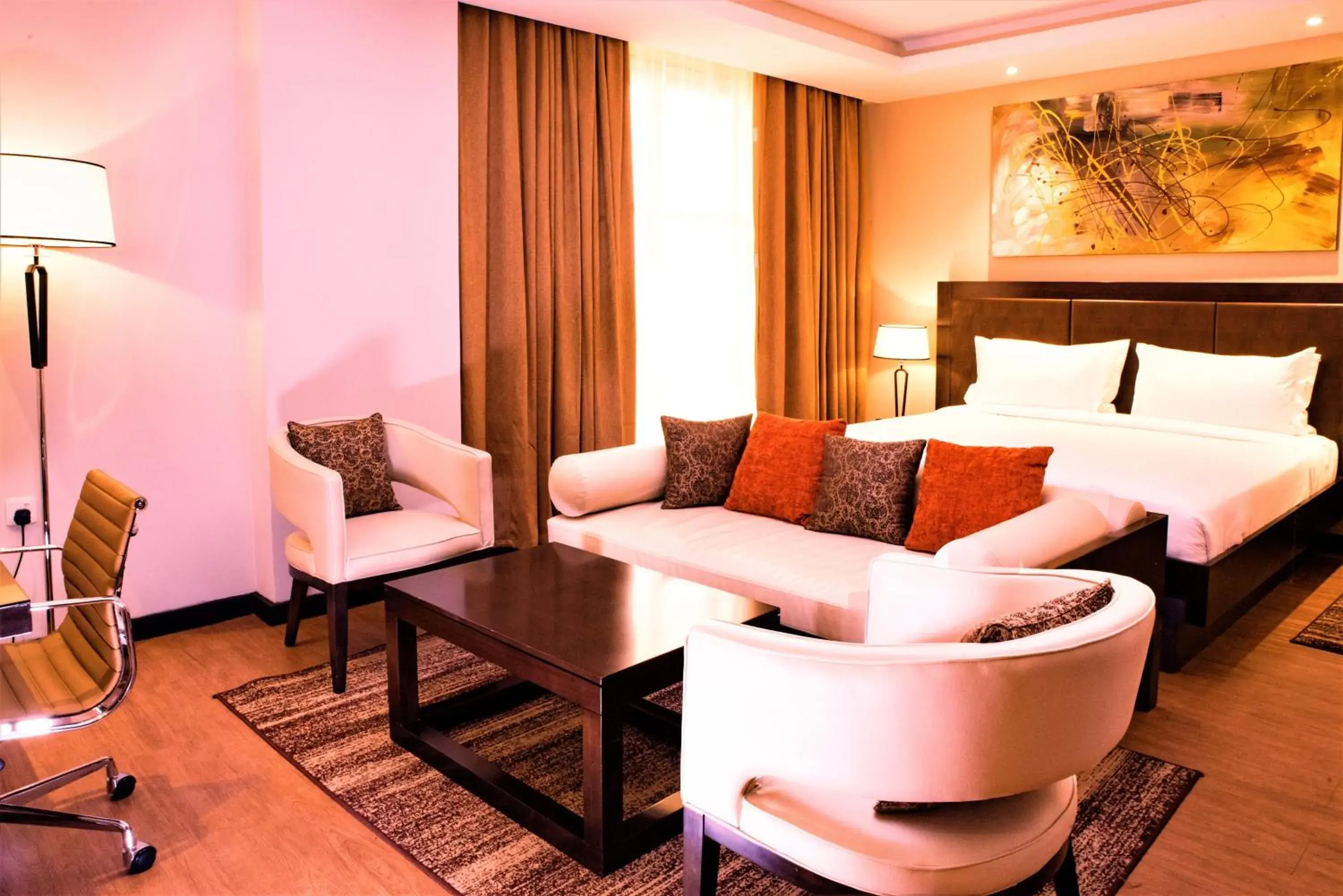 Property building, Bed in DoubleTree by Hilton Nairobi Property building, Bed in DoubleTree by Hilton Nairobi