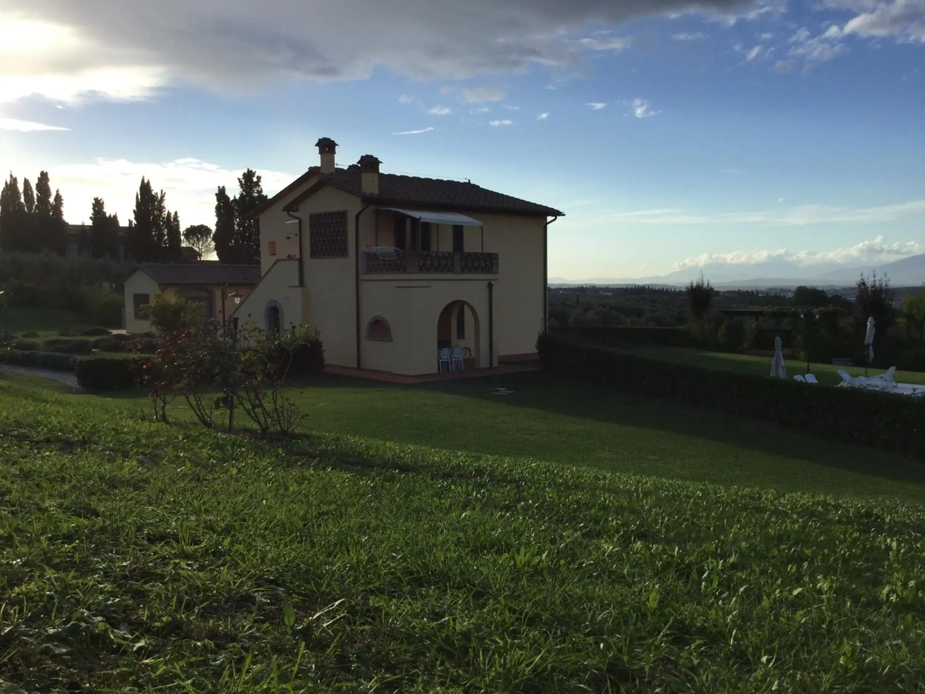 Two-Bedroom House in Il Borgherino Two-Bedroom House in Il Borgherino