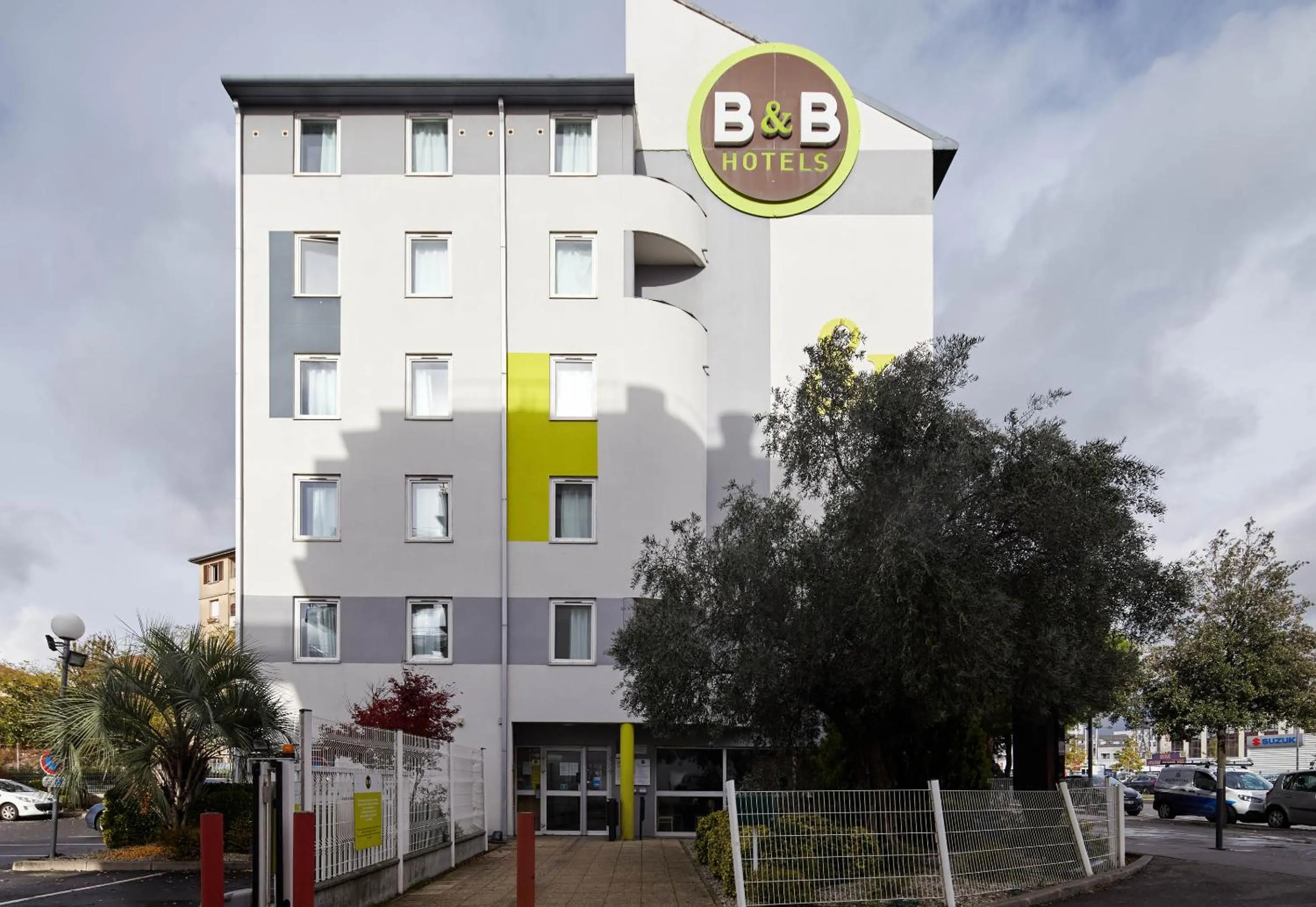 Property building in B&B HOTEL Orly Chevilly-Larue - Nationale 7