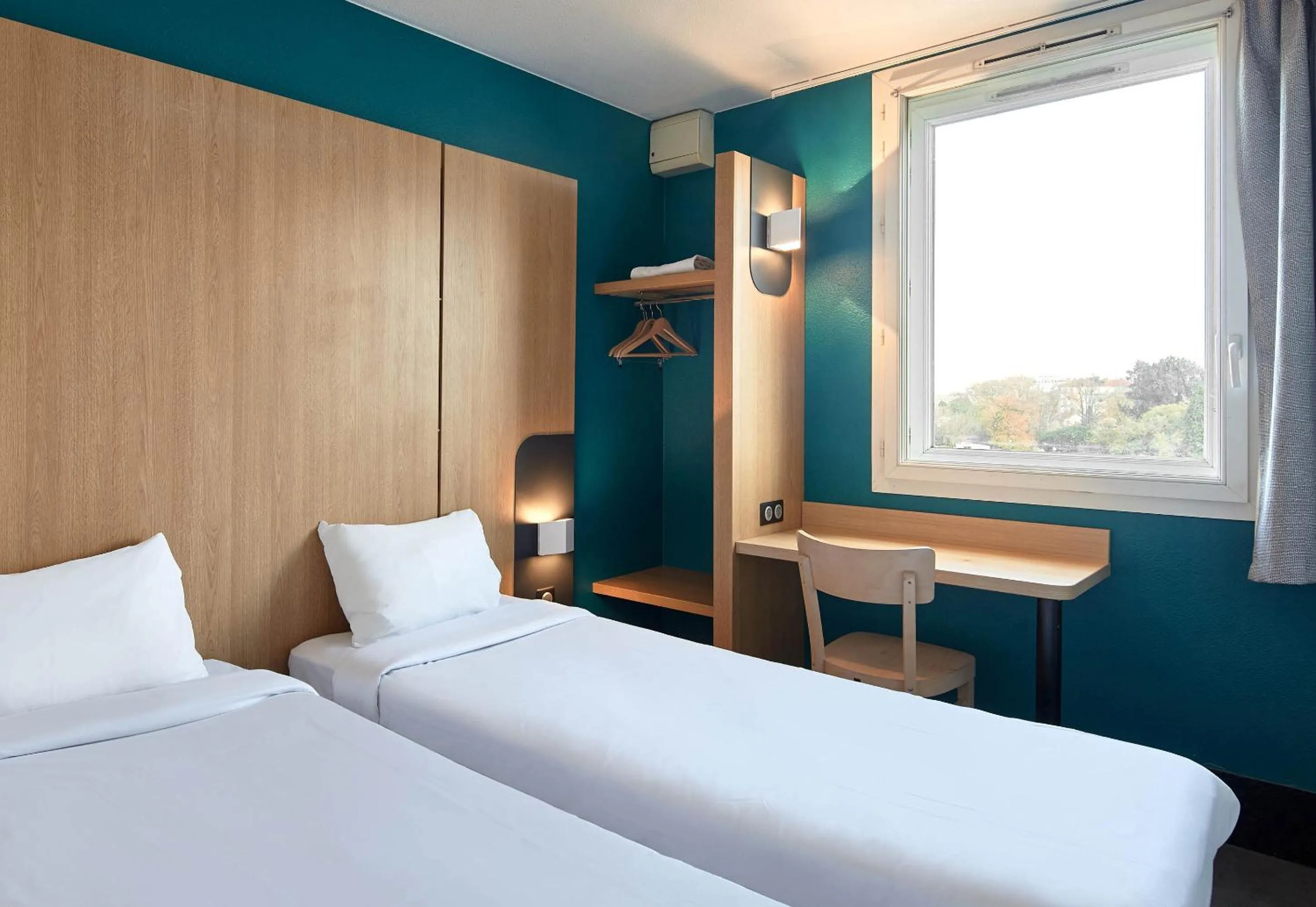 Bedroom, Bed in B&B HOTEL Orly Chevilly-Larue - Nationale 7