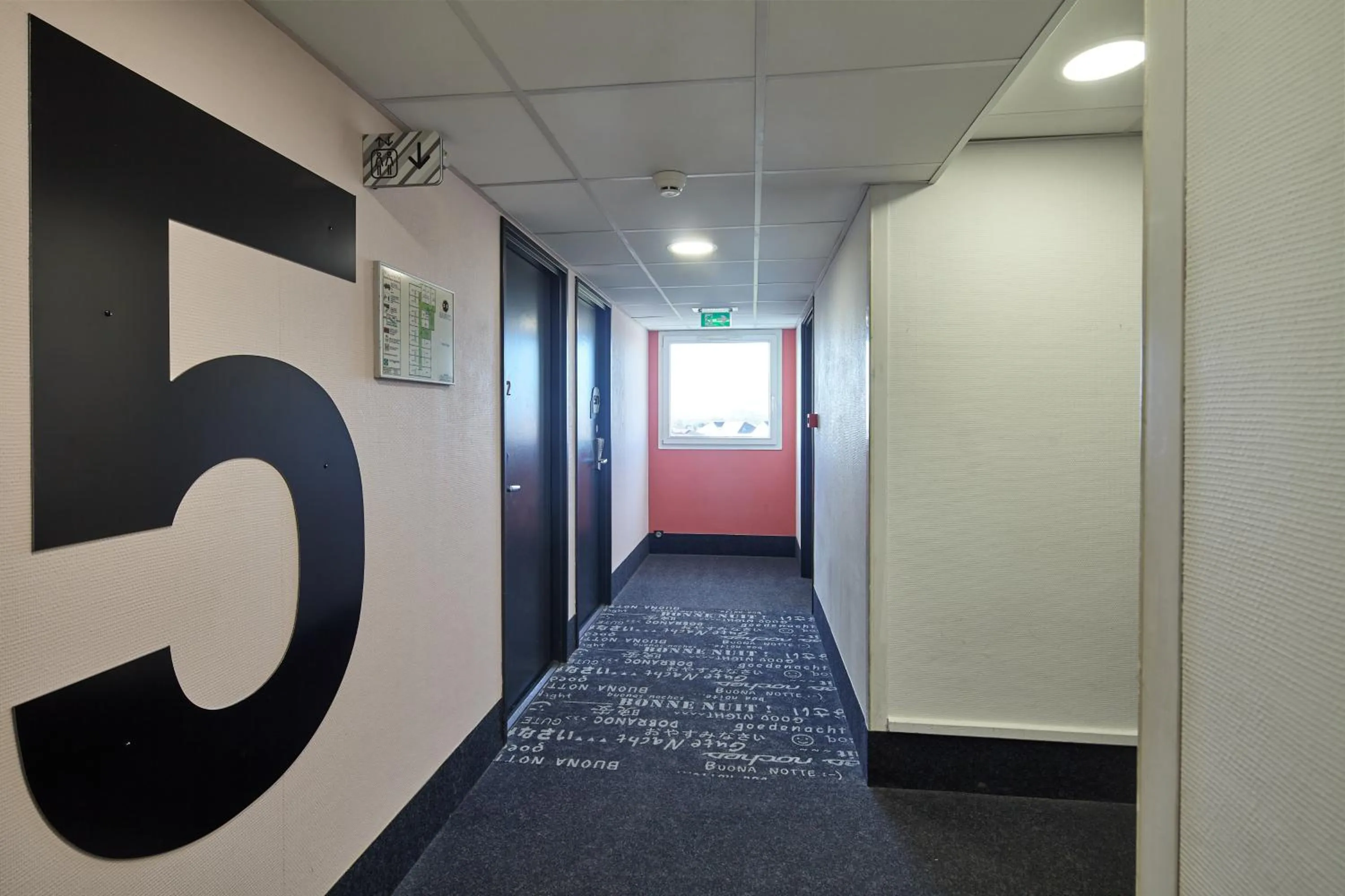 Decorative detail in B&B HOTEL Orly Chevilly-Larue - Nationale 7