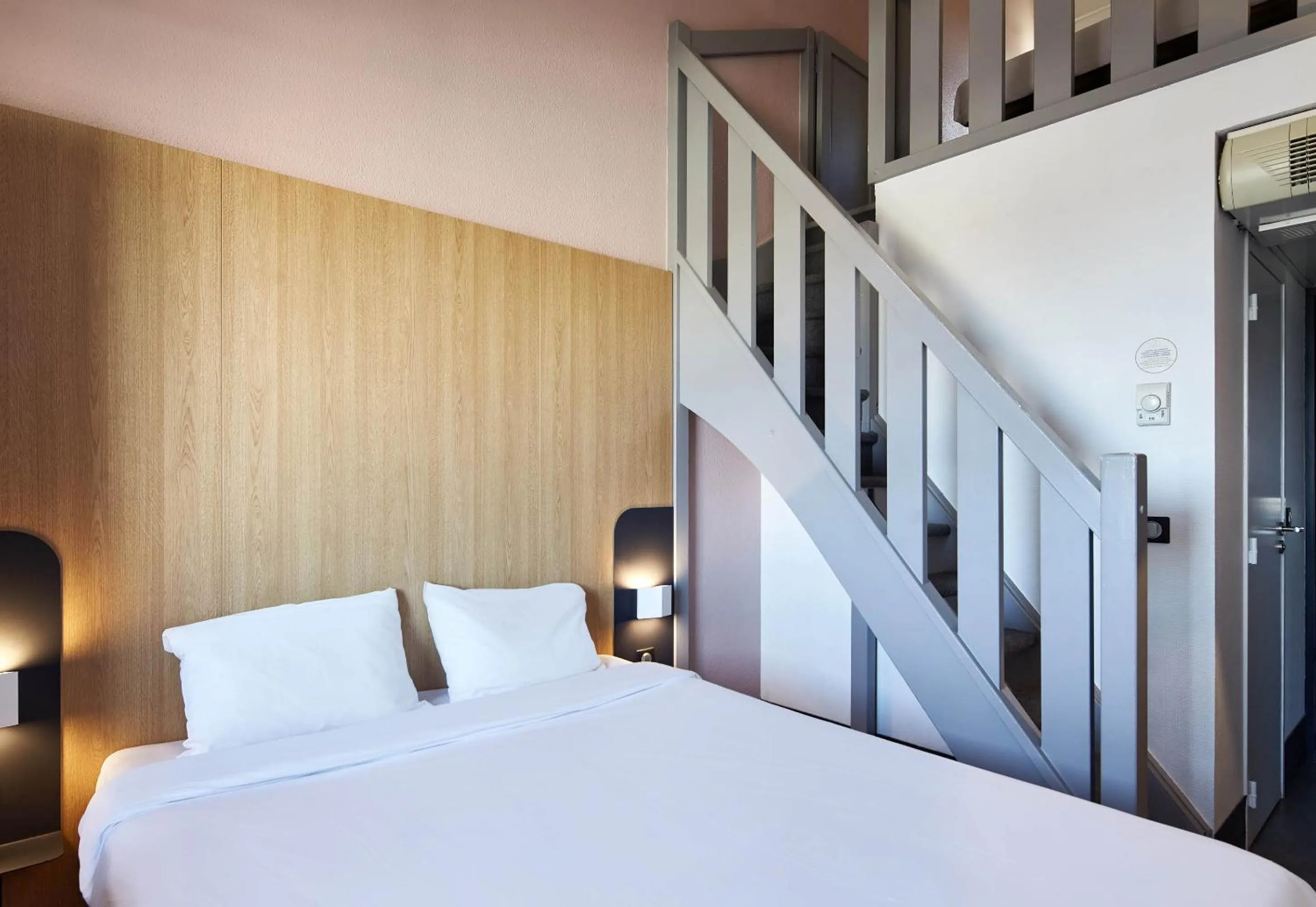 Bedroom, Bed in B&B HOTEL Orly Chevilly-Larue - Nationale 7