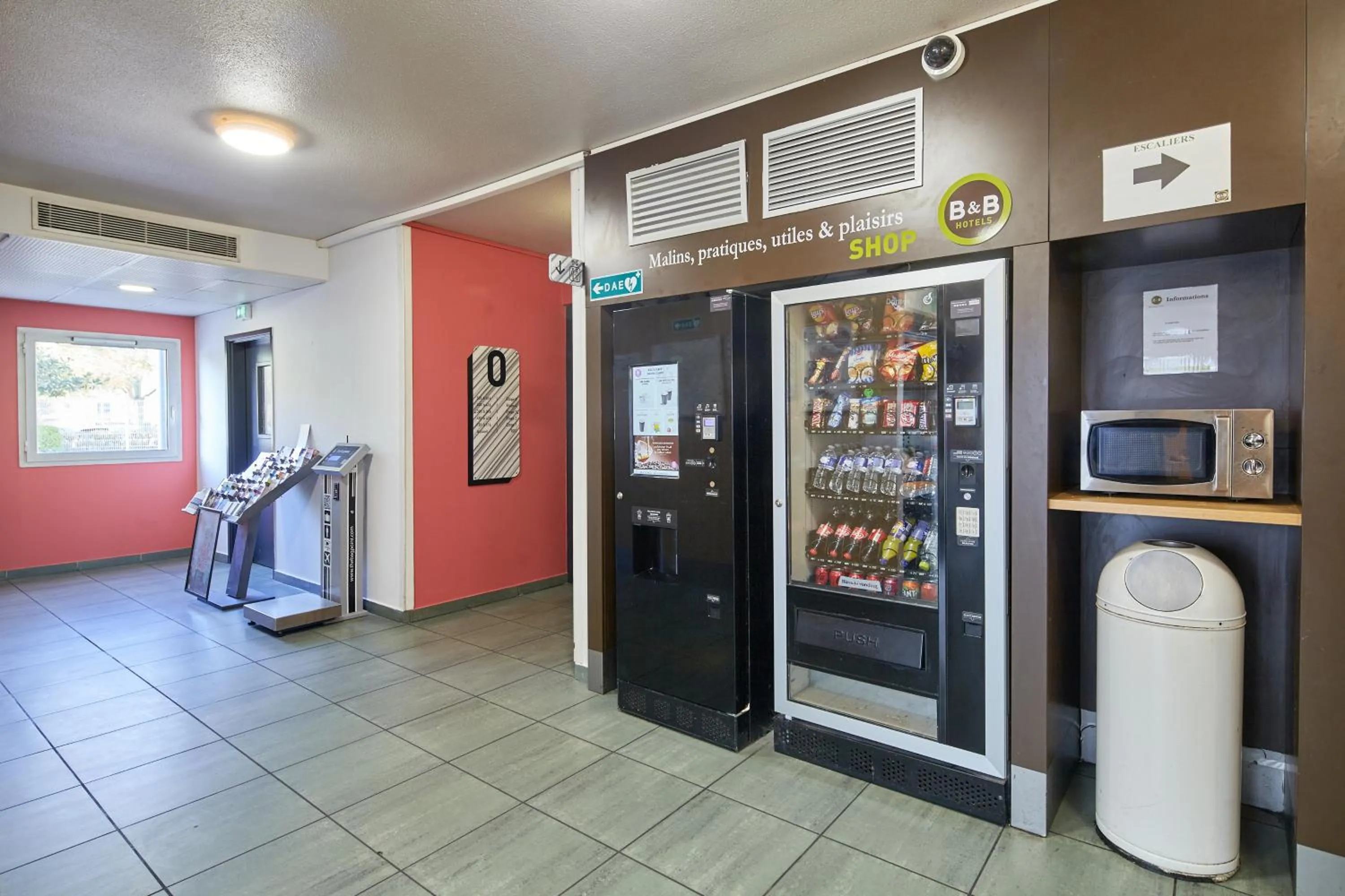 vending machine in B&B HOTEL Orly Chevilly-Larue - Nationale 7