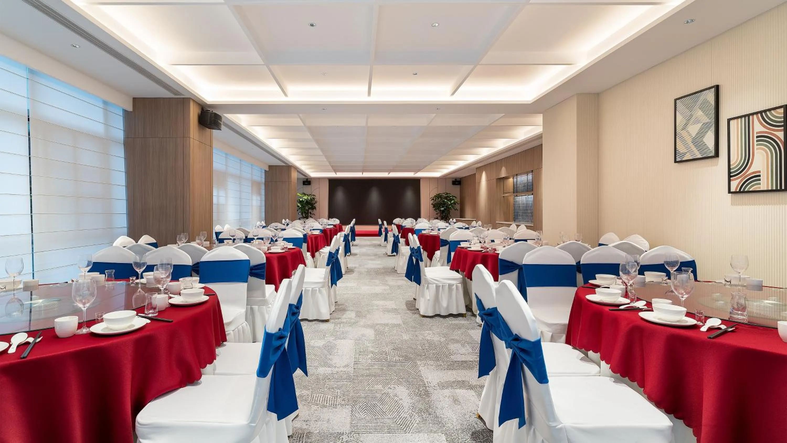 Banquet/Function facilities in Holiday Inn Express Kunming Dianchi Rixin Road by IHG