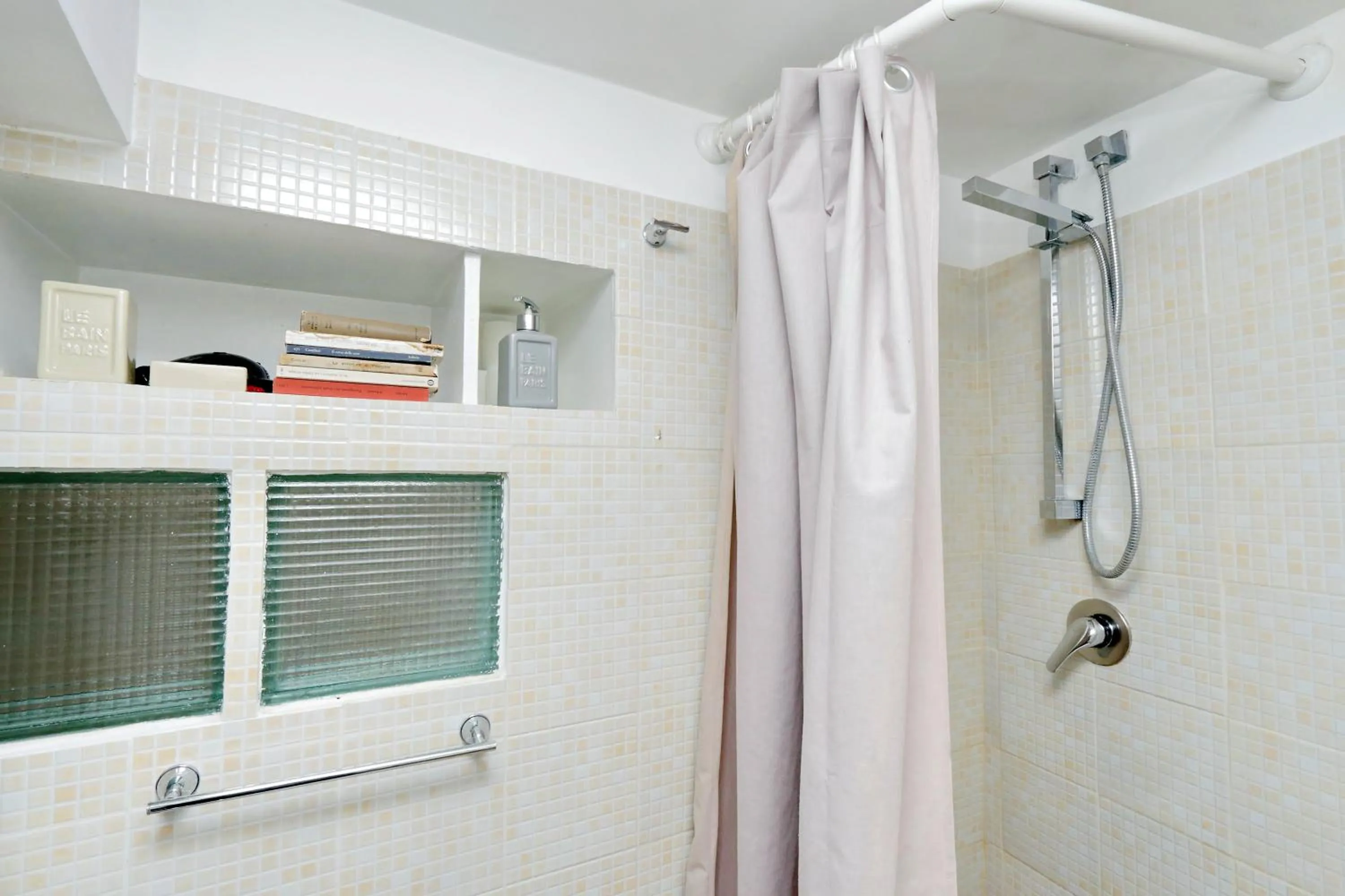 Shower in Spagna Penthouse