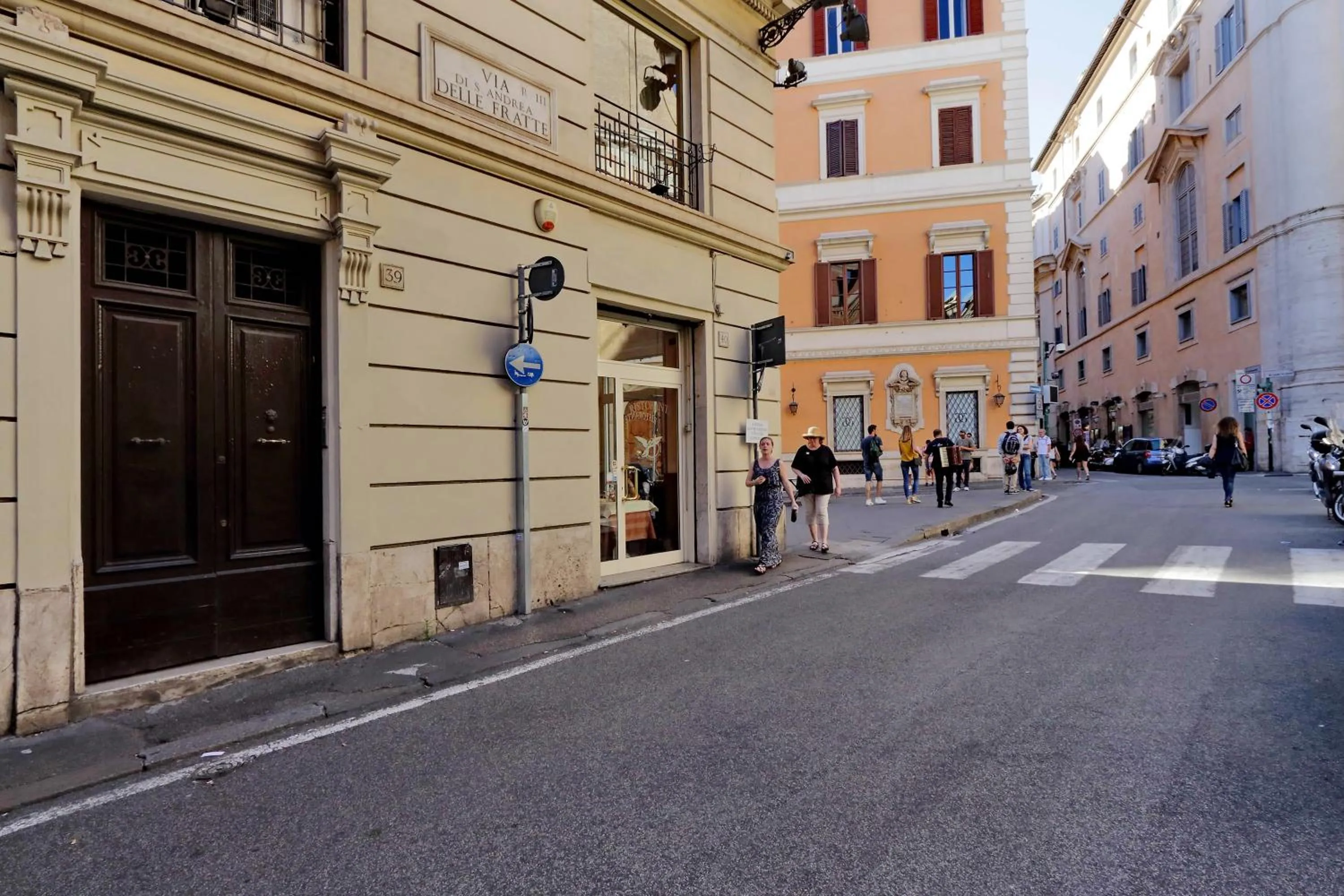 Facade/entrance in Spagna Penthouse