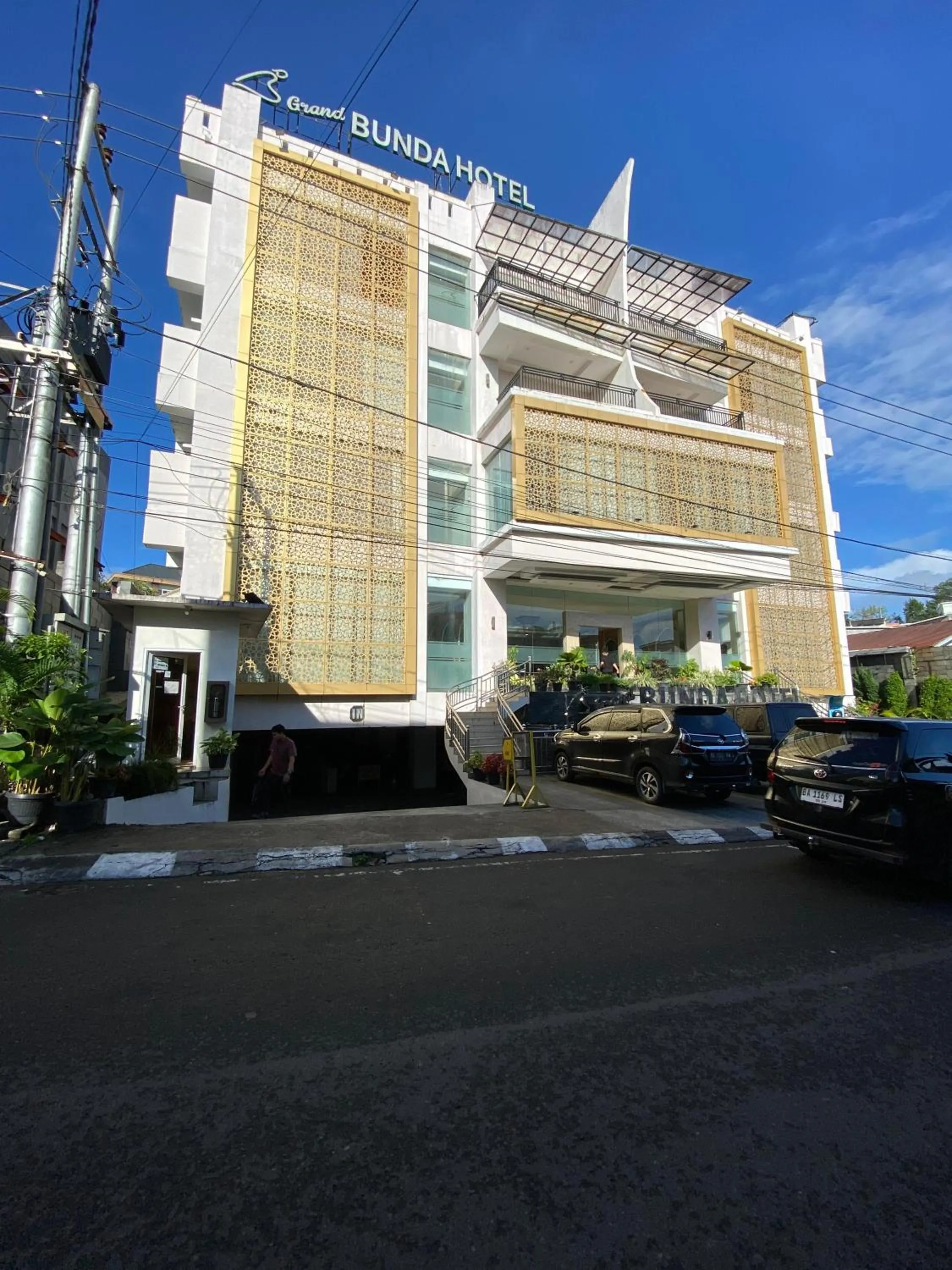 Property building in Grand Bunda Hotel Syariah Bukittinggi Powered By Archipelago