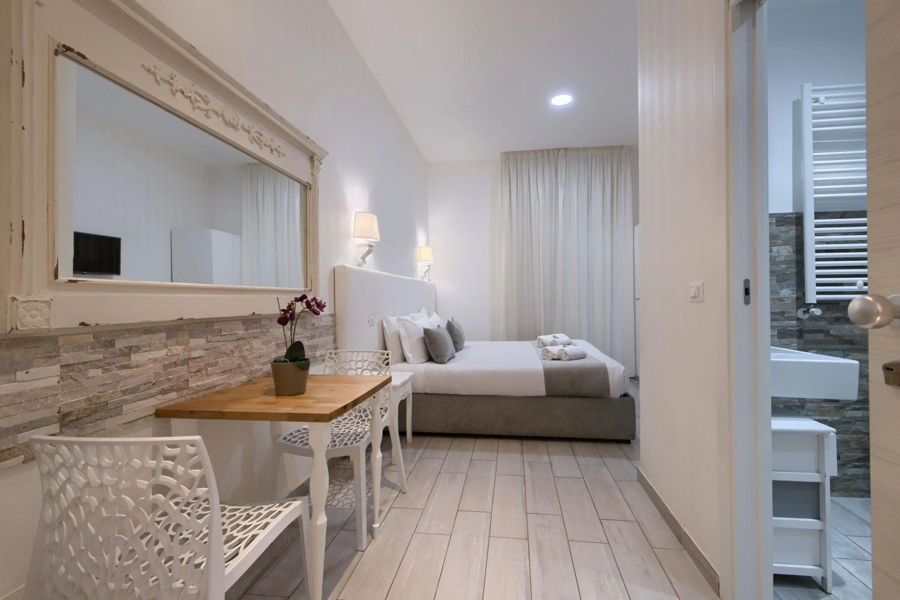 Photo of the whole room, Bed in Vatican Tourist Inn